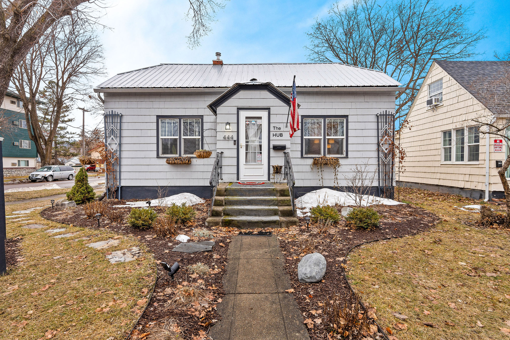 444 1st Avenue W Property Photo 1