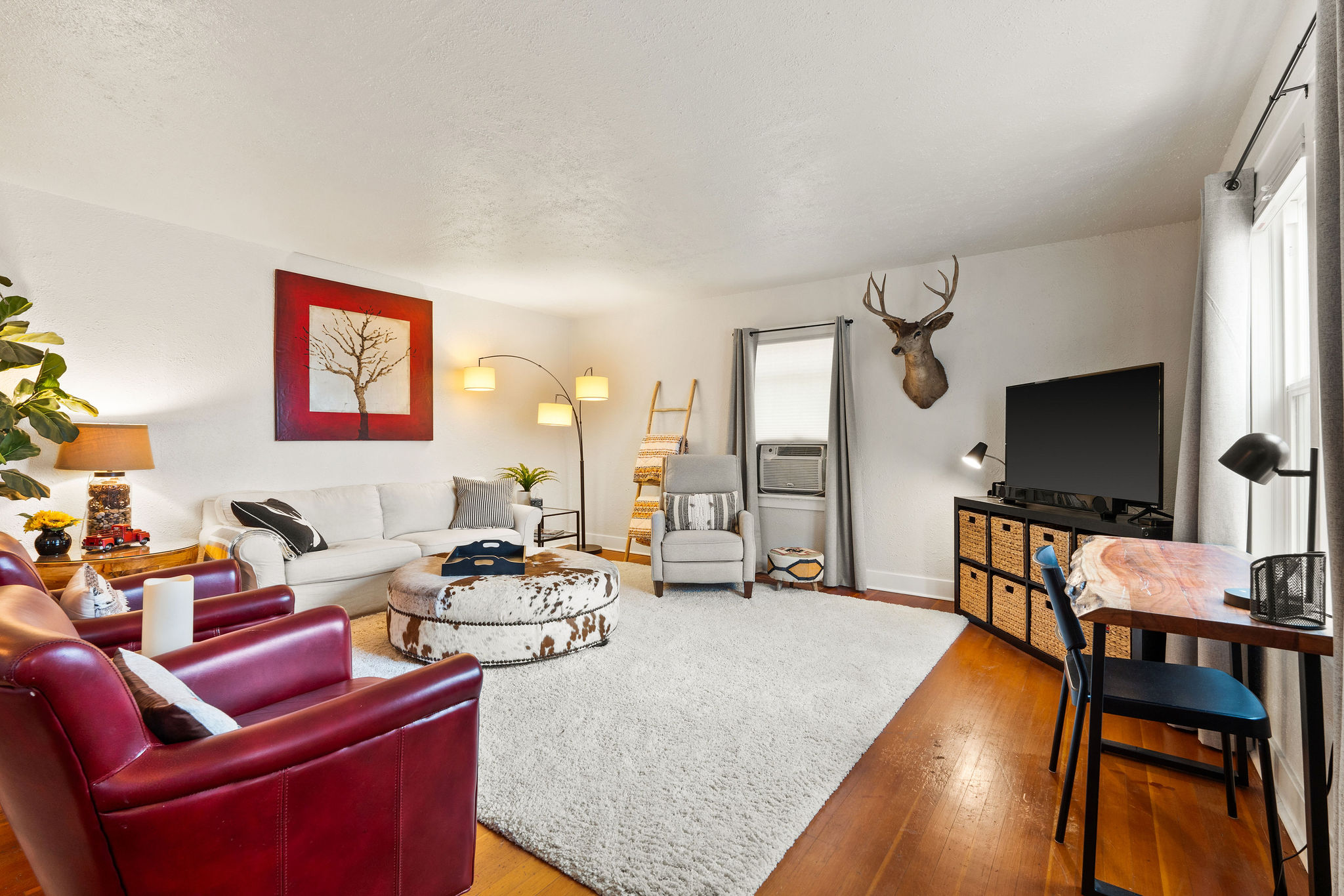 444 1st Avenue W Property Photo 3