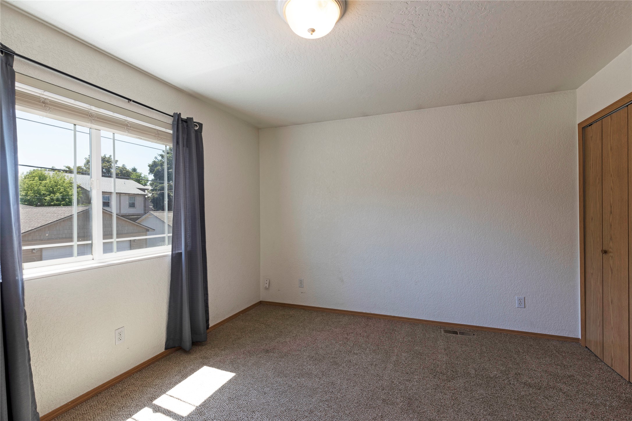 709 Kemp Street Property Photo 18