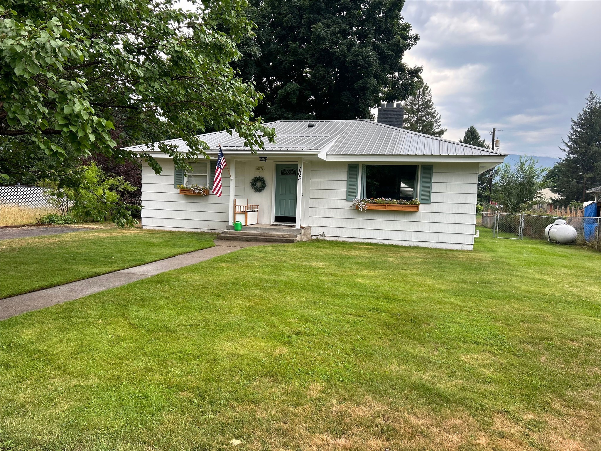 103 W Oak Street Property Photo 4
