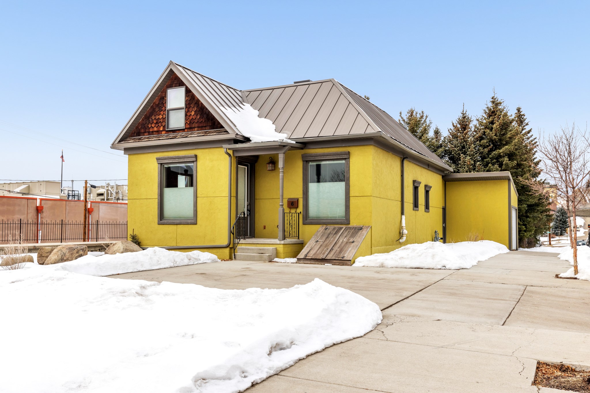 6 W Copper Street Property Photo 1