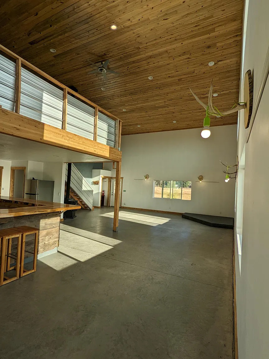 5066, 5072 Hoblitt Lane N Property Photo 8