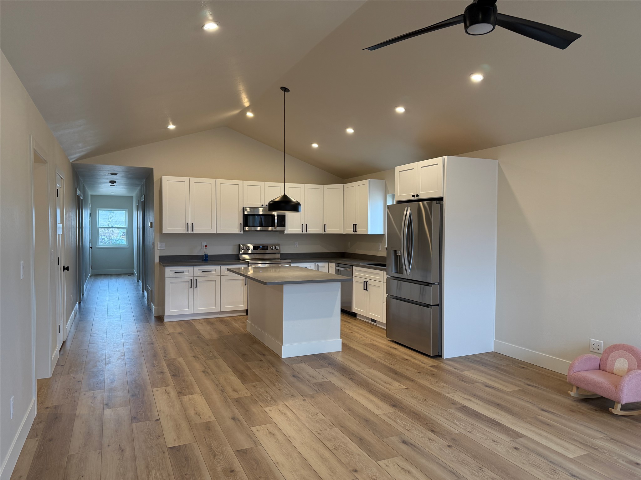 219 Ne 3rd Avenue Property Photo
