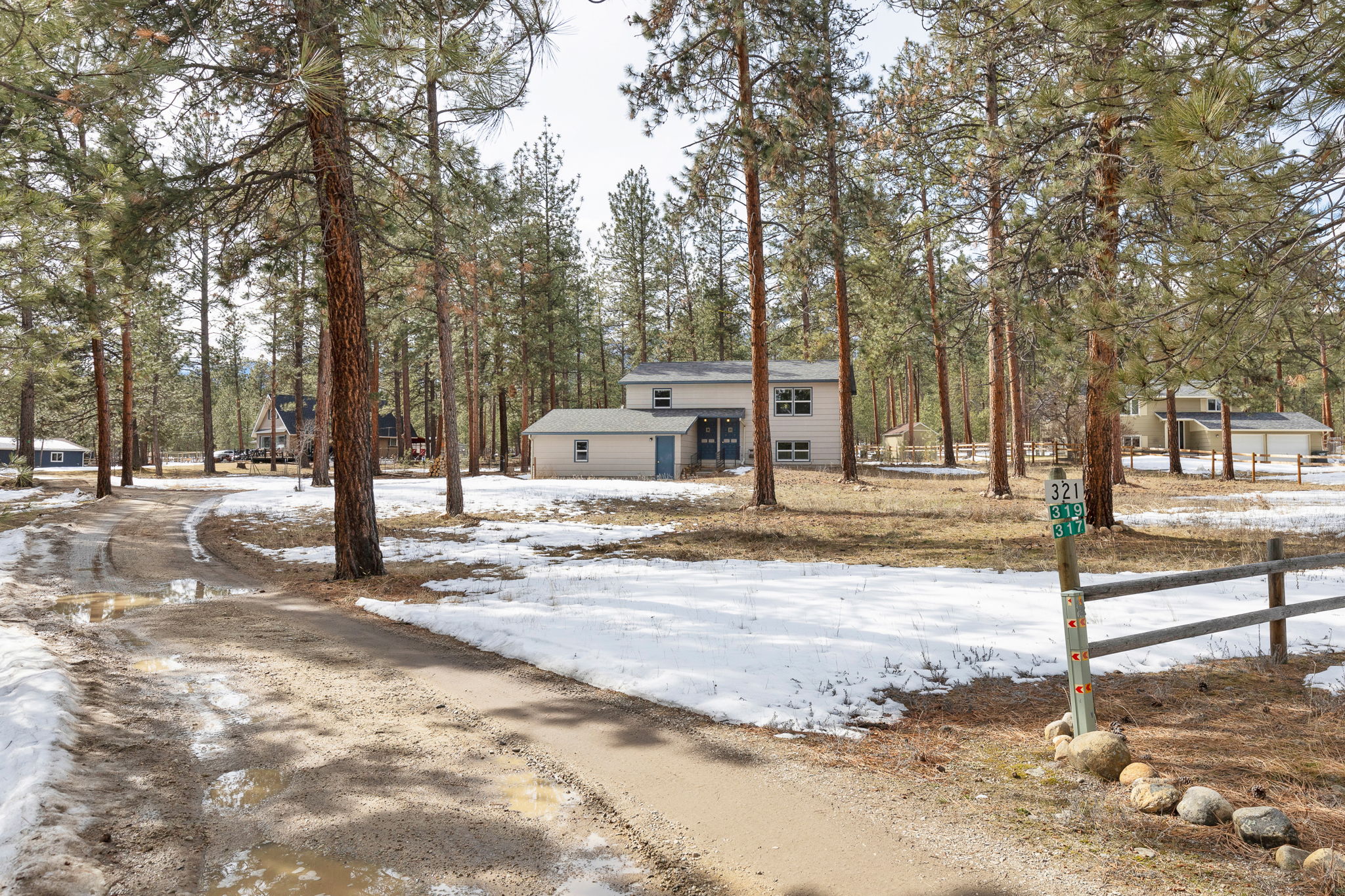 317/319 Wickiup Drive Property Photo 2