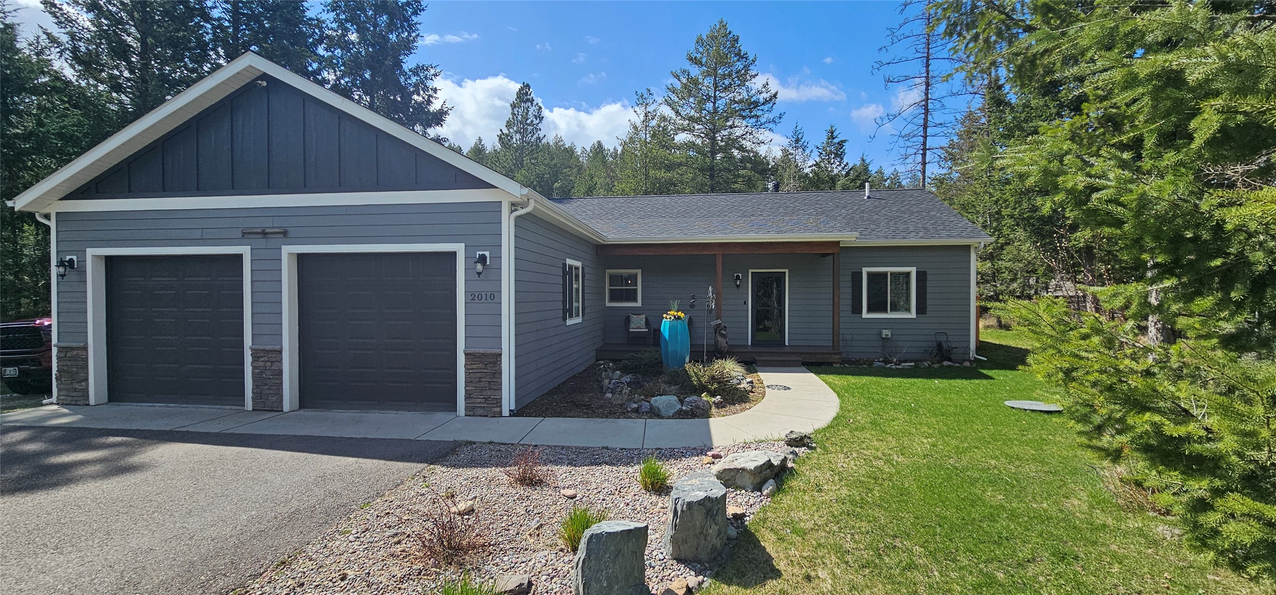 2010 Silvertip Drive S Property Photo 1