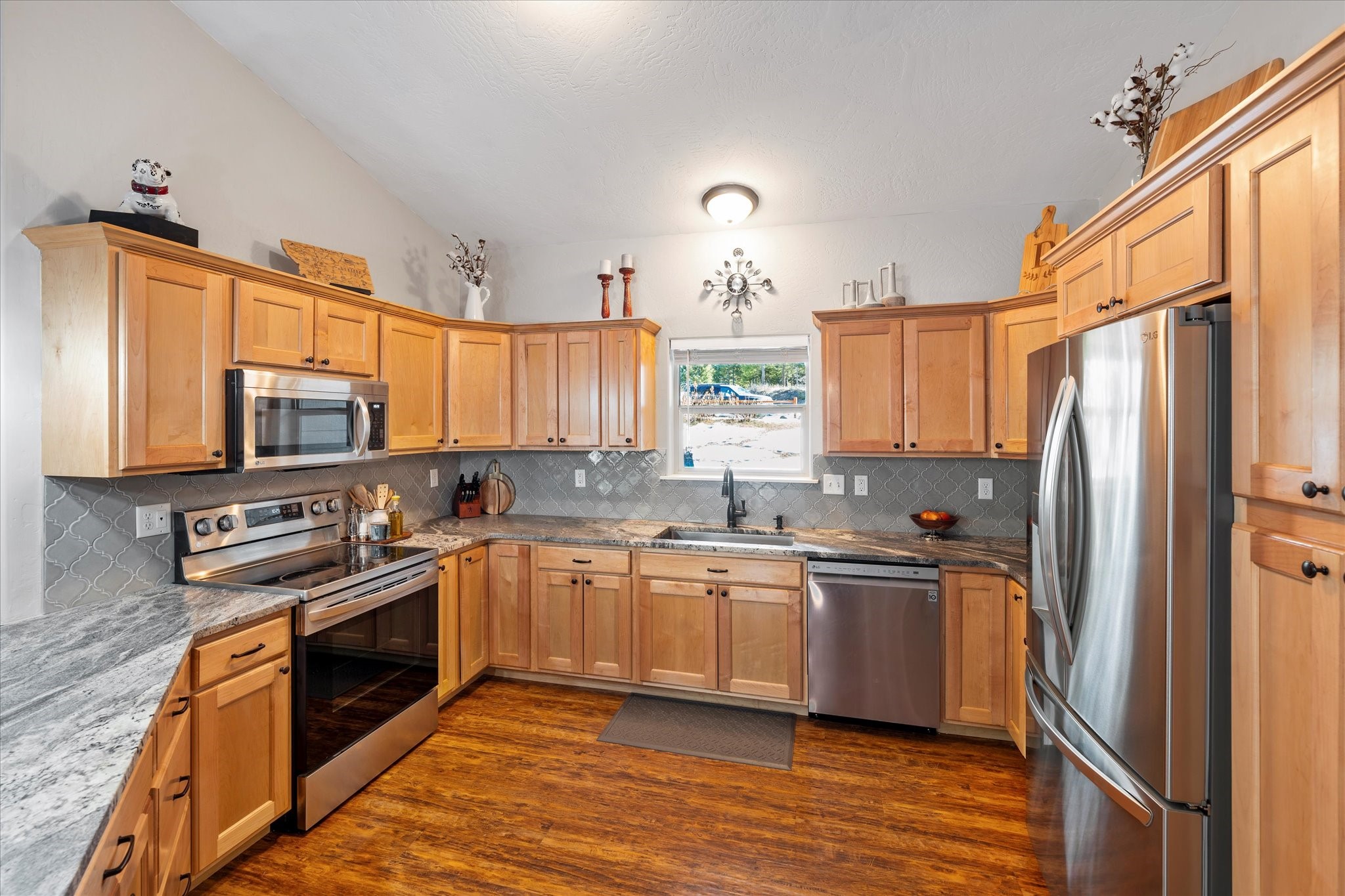2010 Silvertip Drive S Property Photo 11