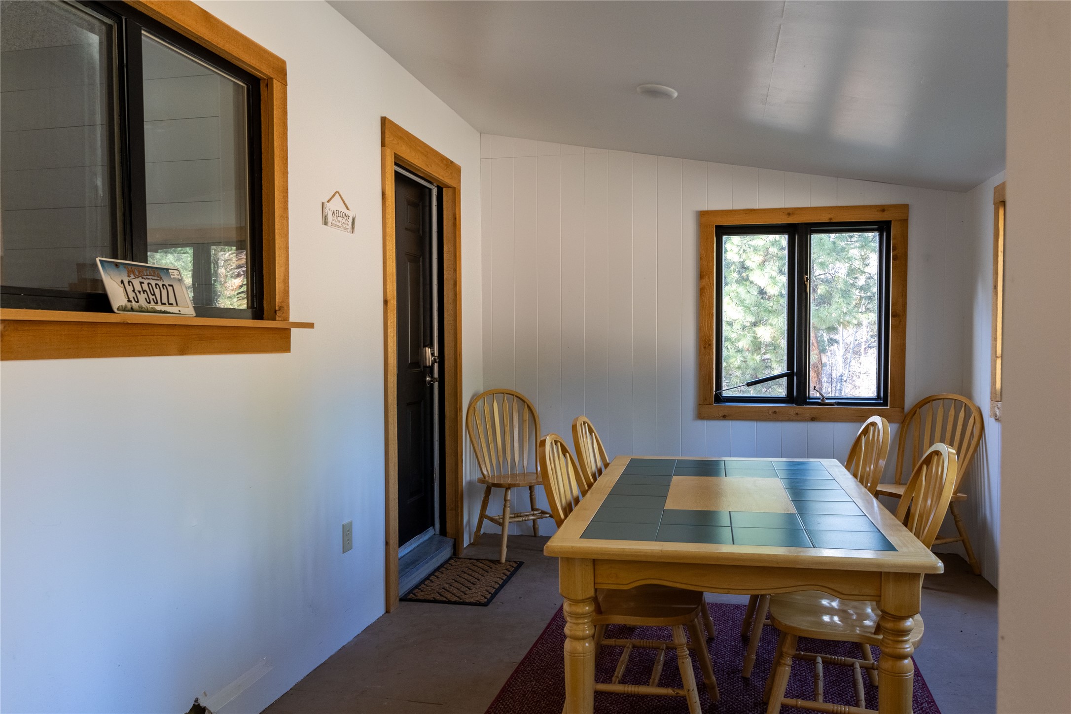 390 N Gold Creek Loop Property Photo 8