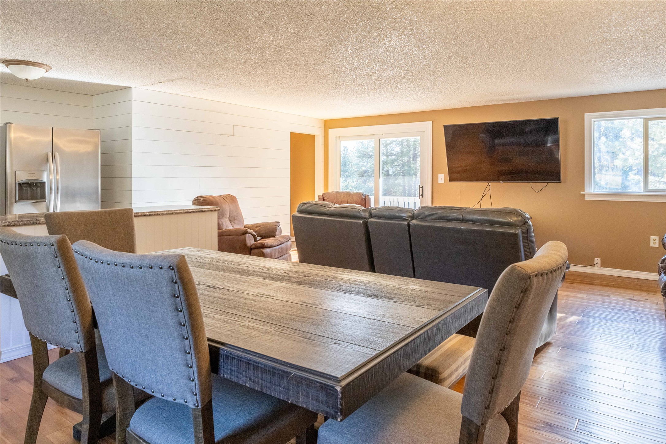390 N Gold Creek Loop Property Photo 10