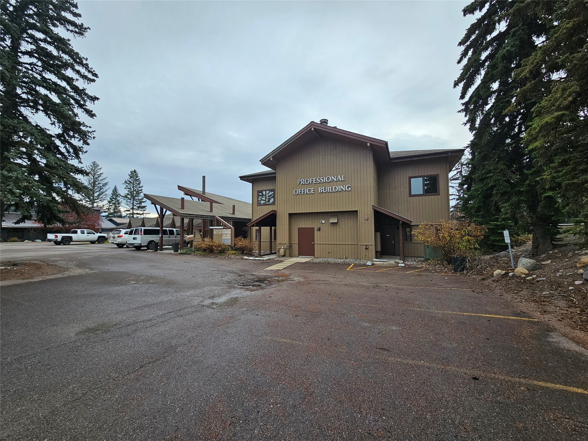 711 13th Street E Property Photo