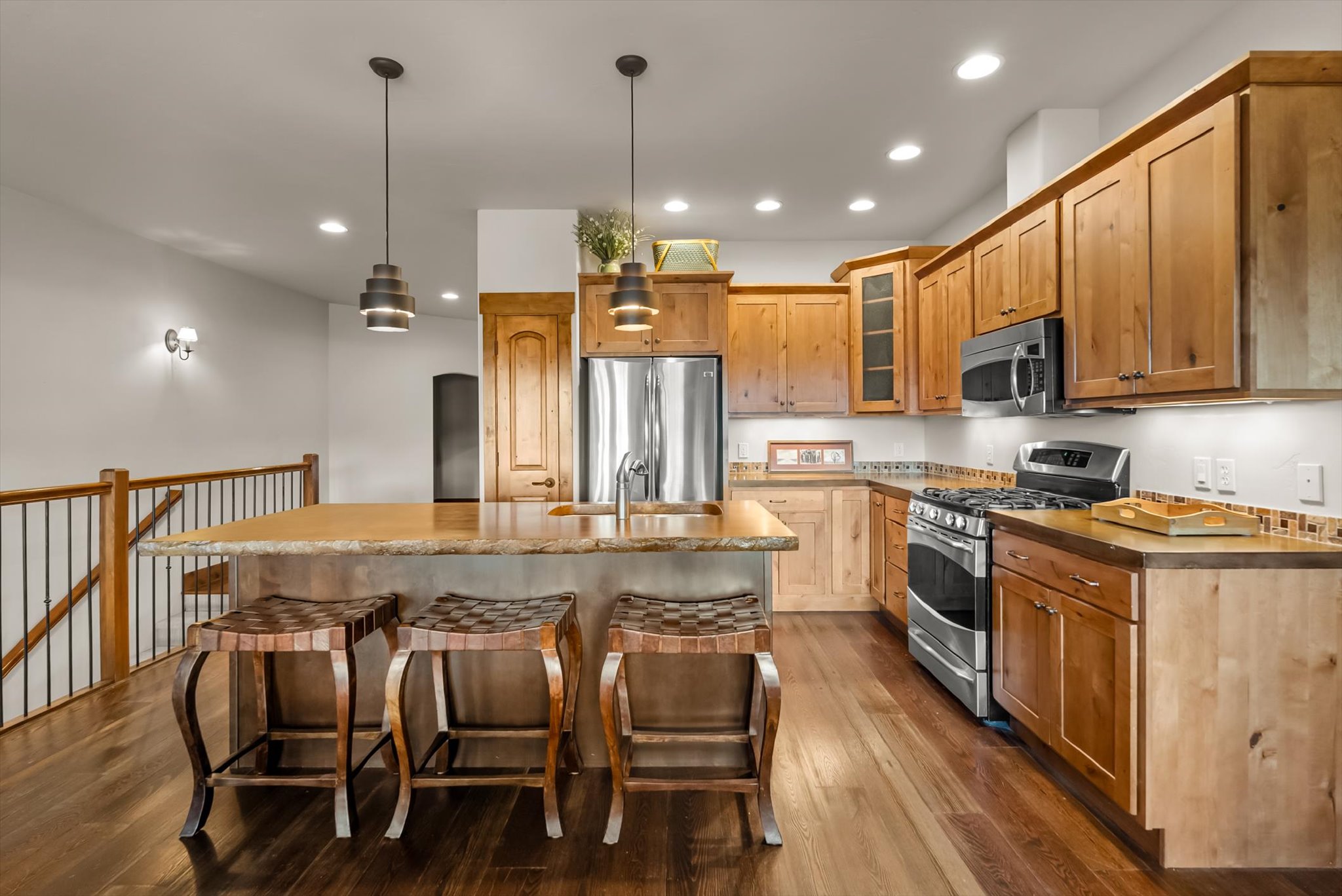 667 Commerce Street Property Photo 4