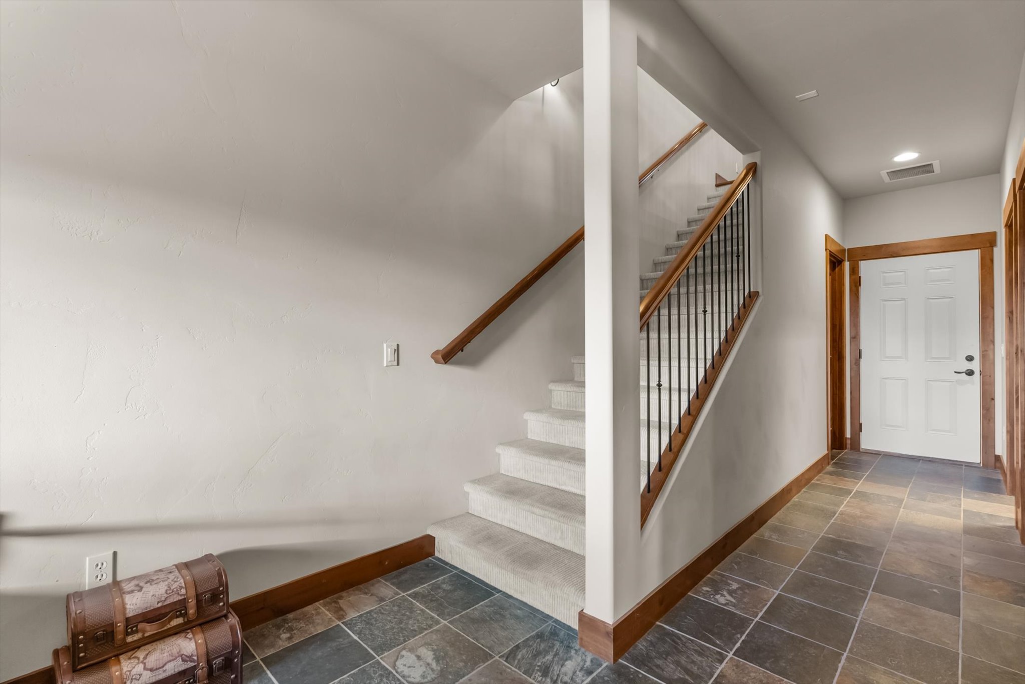 667 Commerce Street Property Photo 17