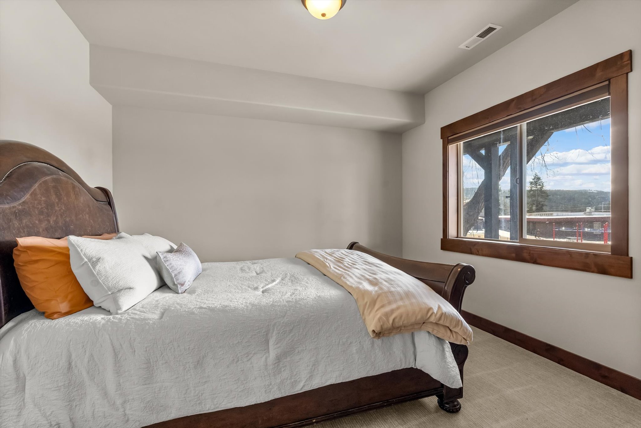 667 Commerce Street Property Photo 19