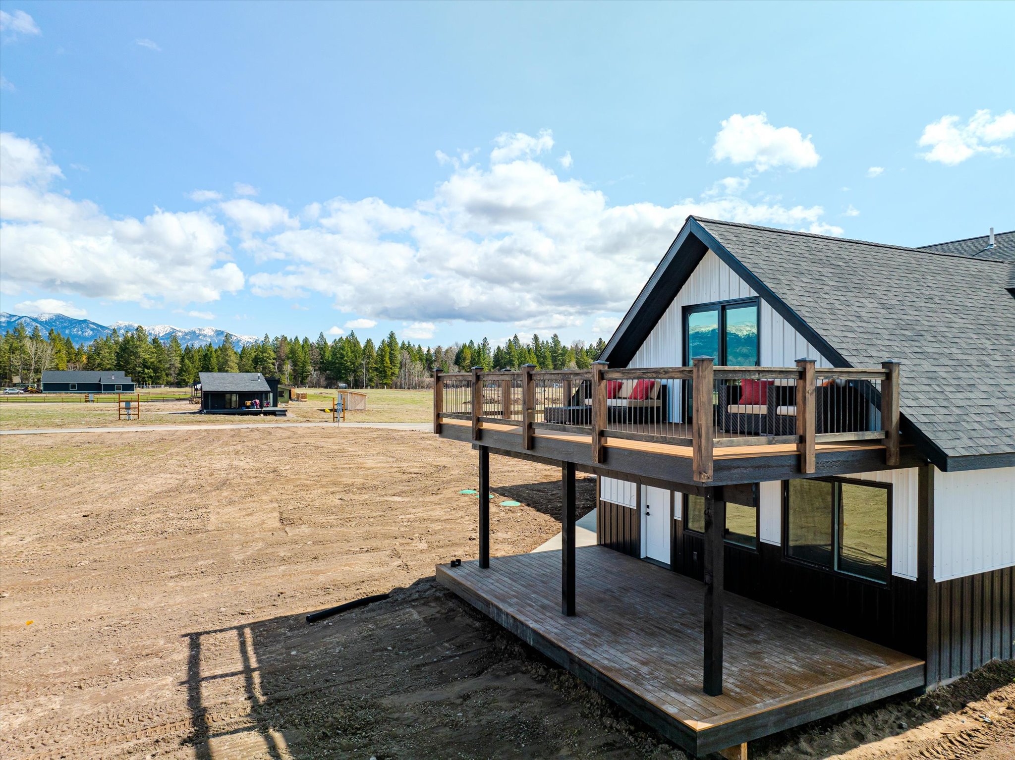 112 Freedom Way Property Photo 3