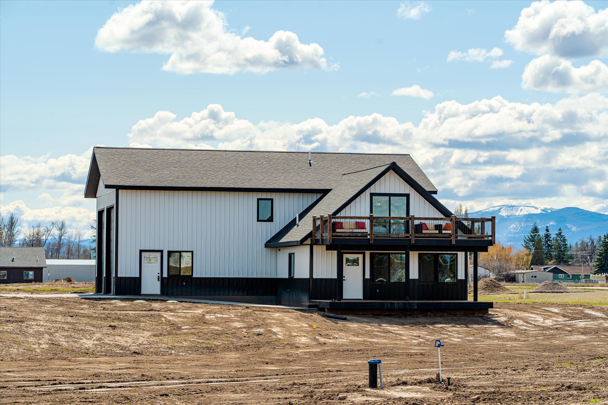112 Freedom Way Property Photo 4