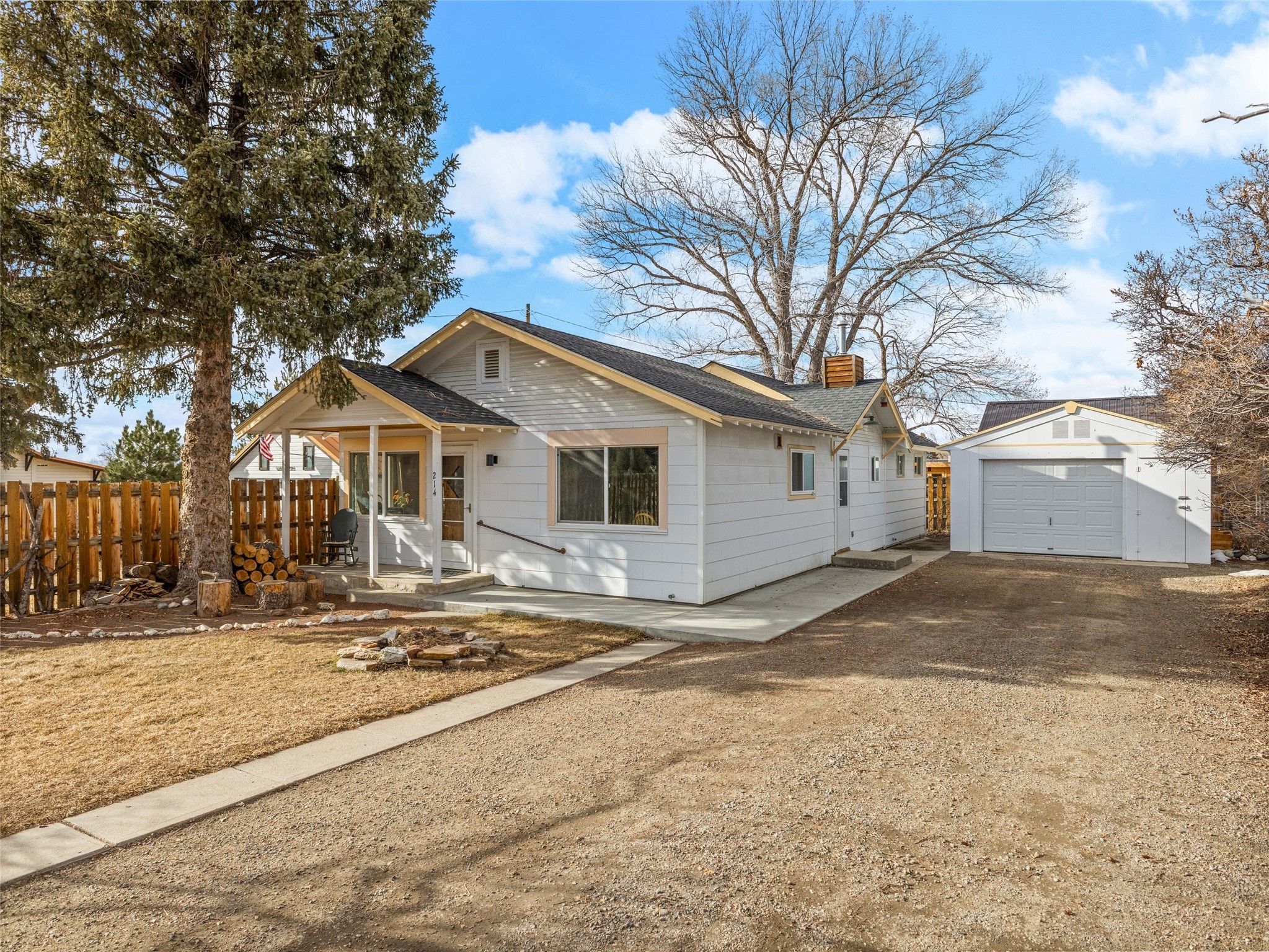 214 W Hamilton Street Property Photo