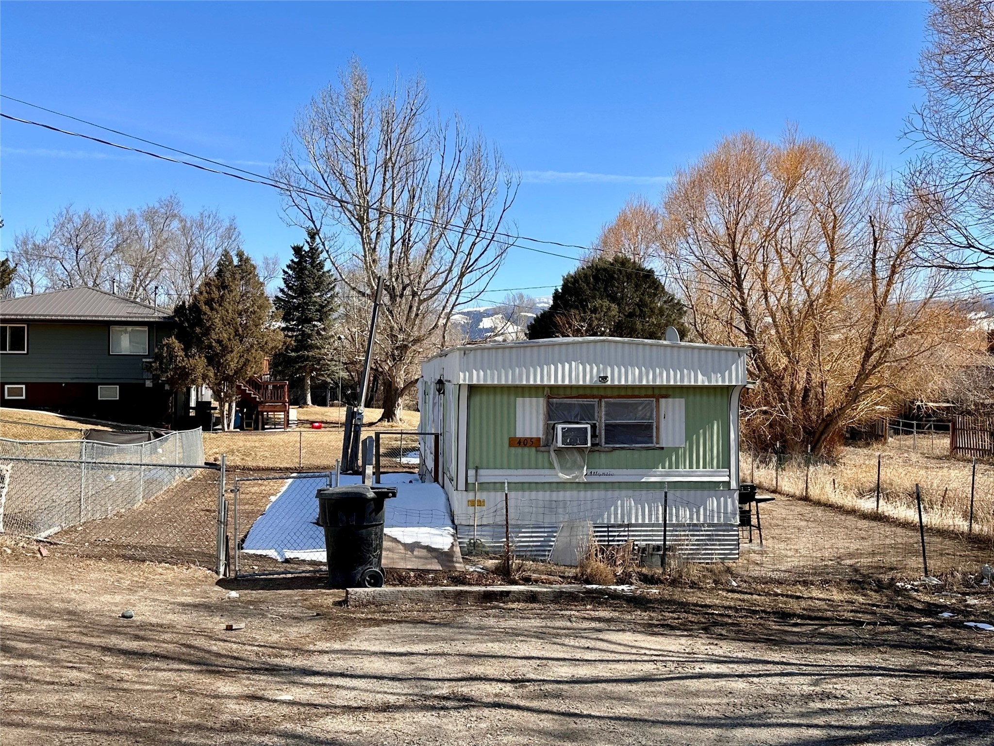 424 W Missouri Avenue Property Photo 3