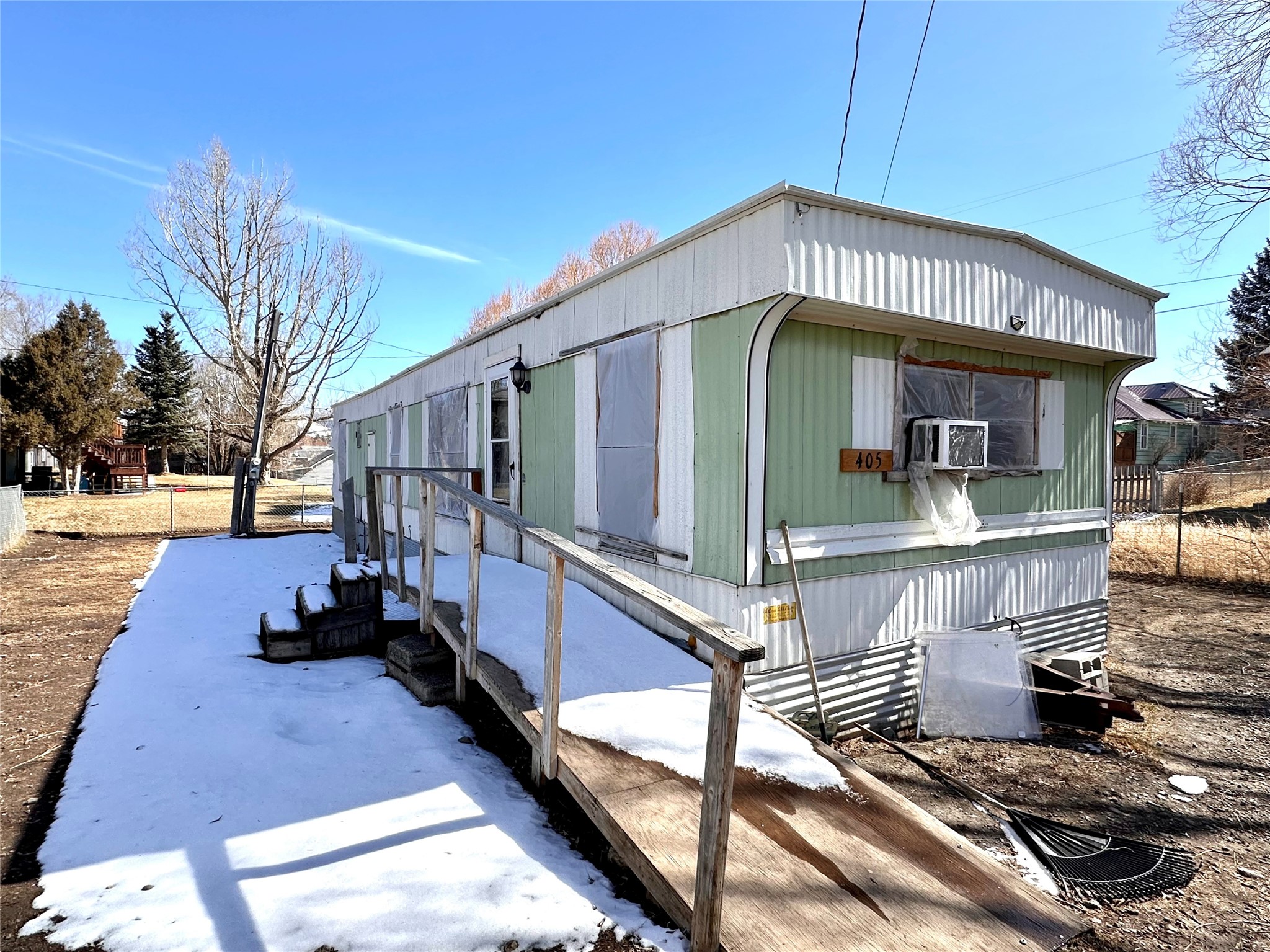 424 W Missouri Avenue Property Photo 4