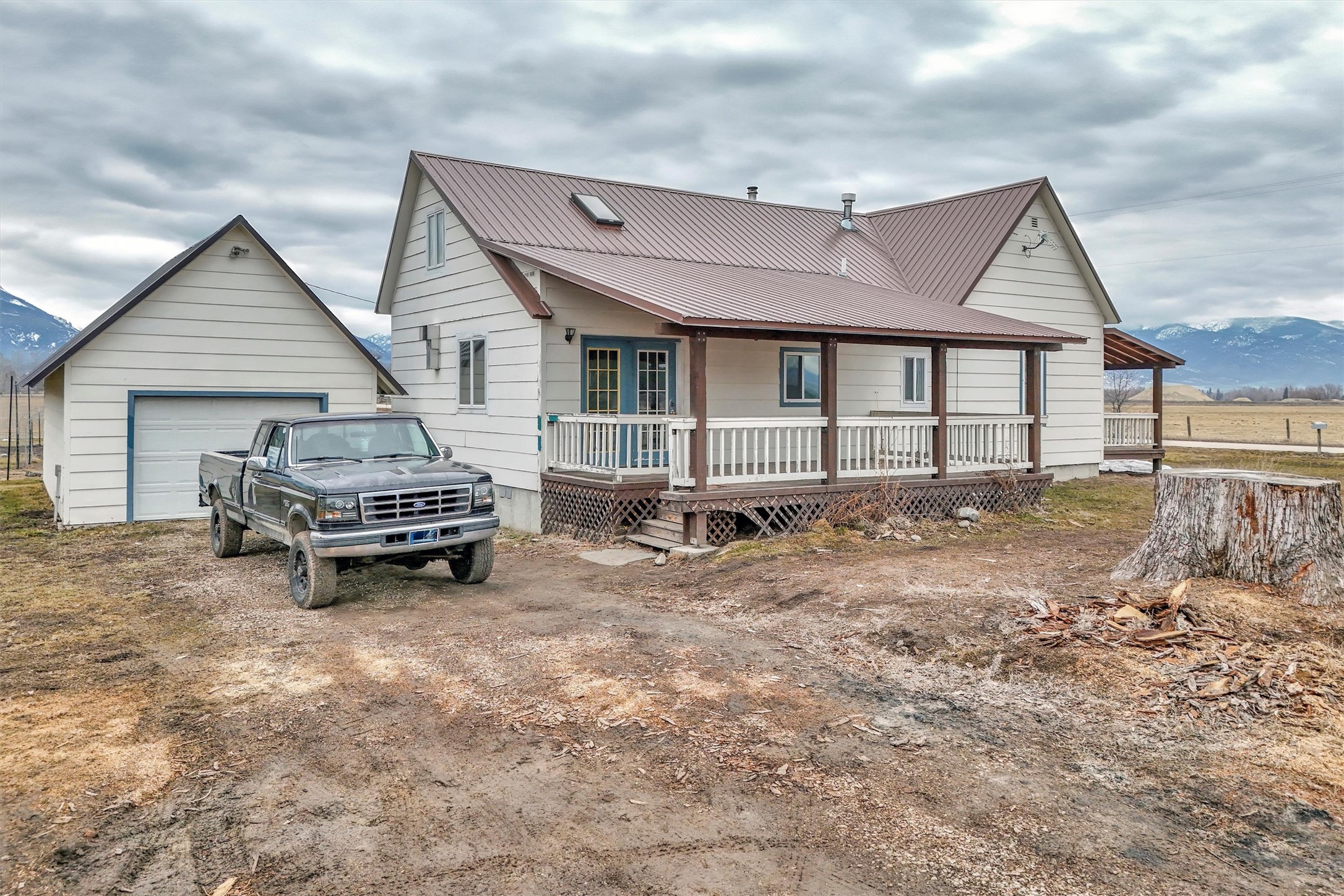 321 Popham Lane Property Photo 1