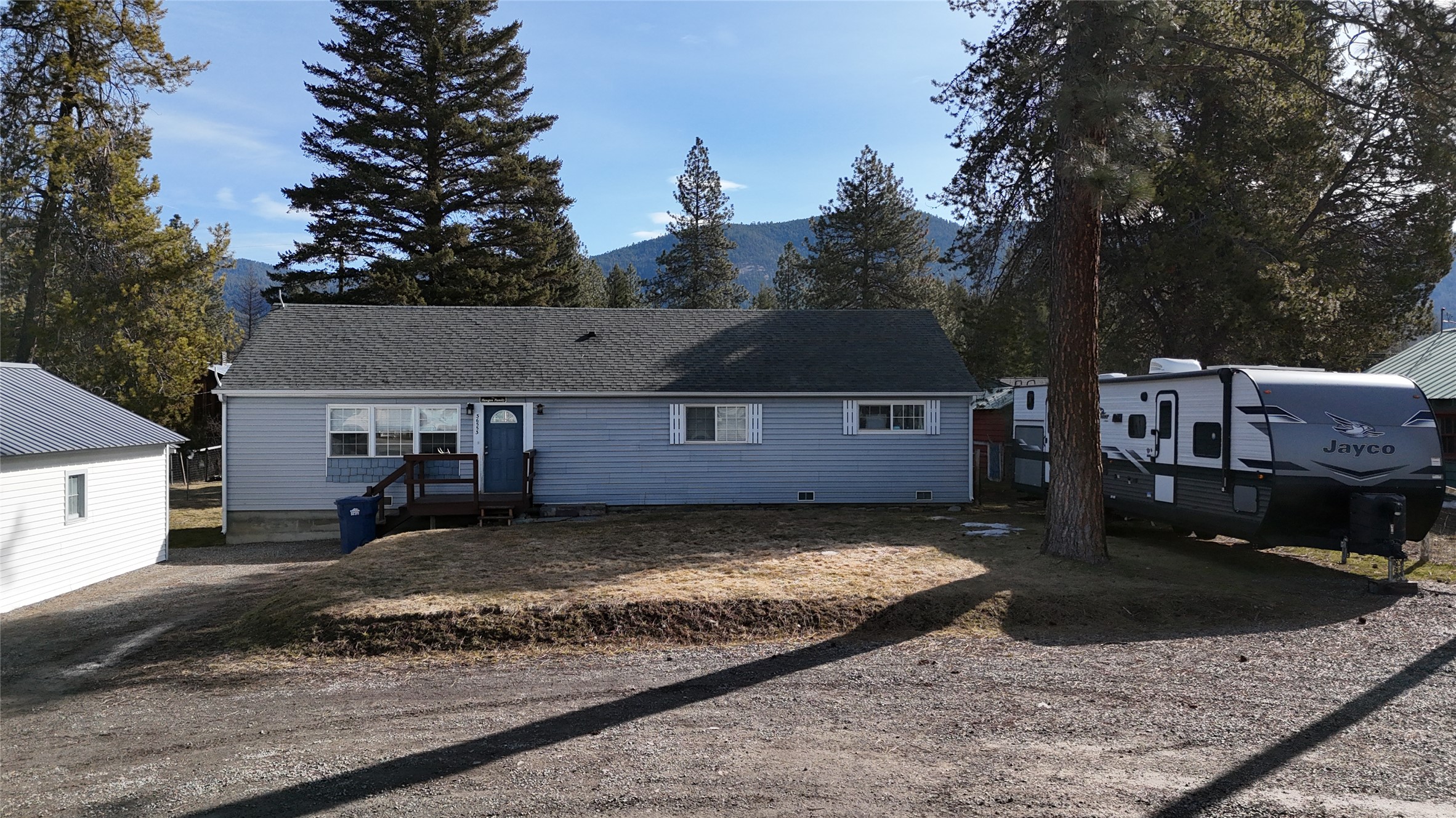 36553 Us Highway 2 Property Photo