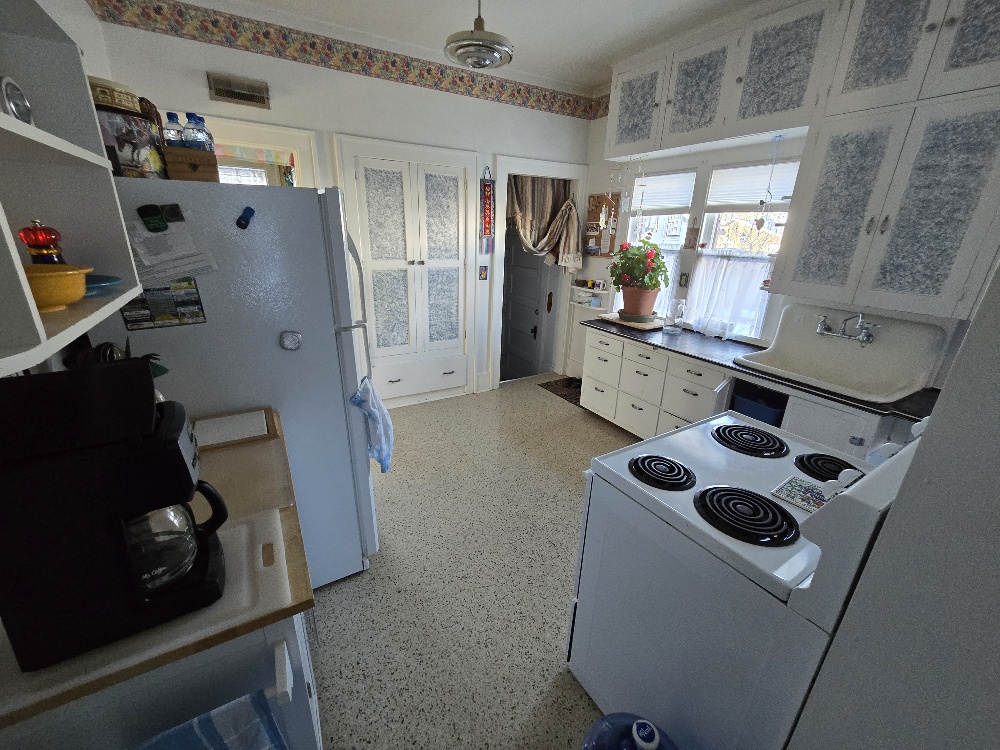 324 1st Avenue Nw Property Photo 5