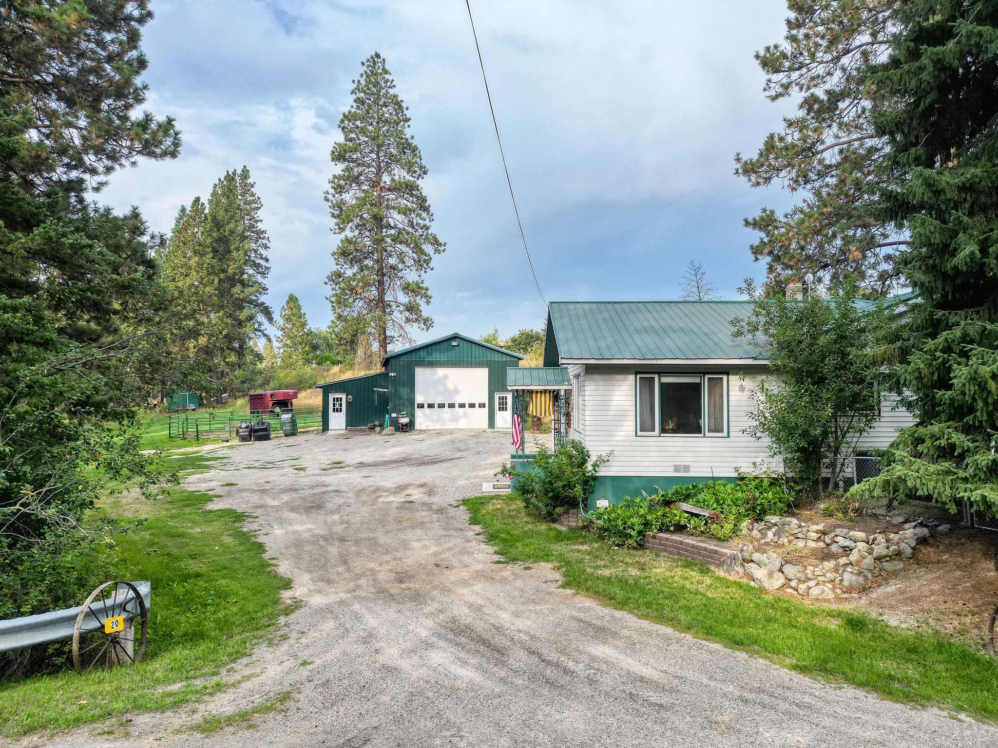 20 West Valley Drive Property Photo 1