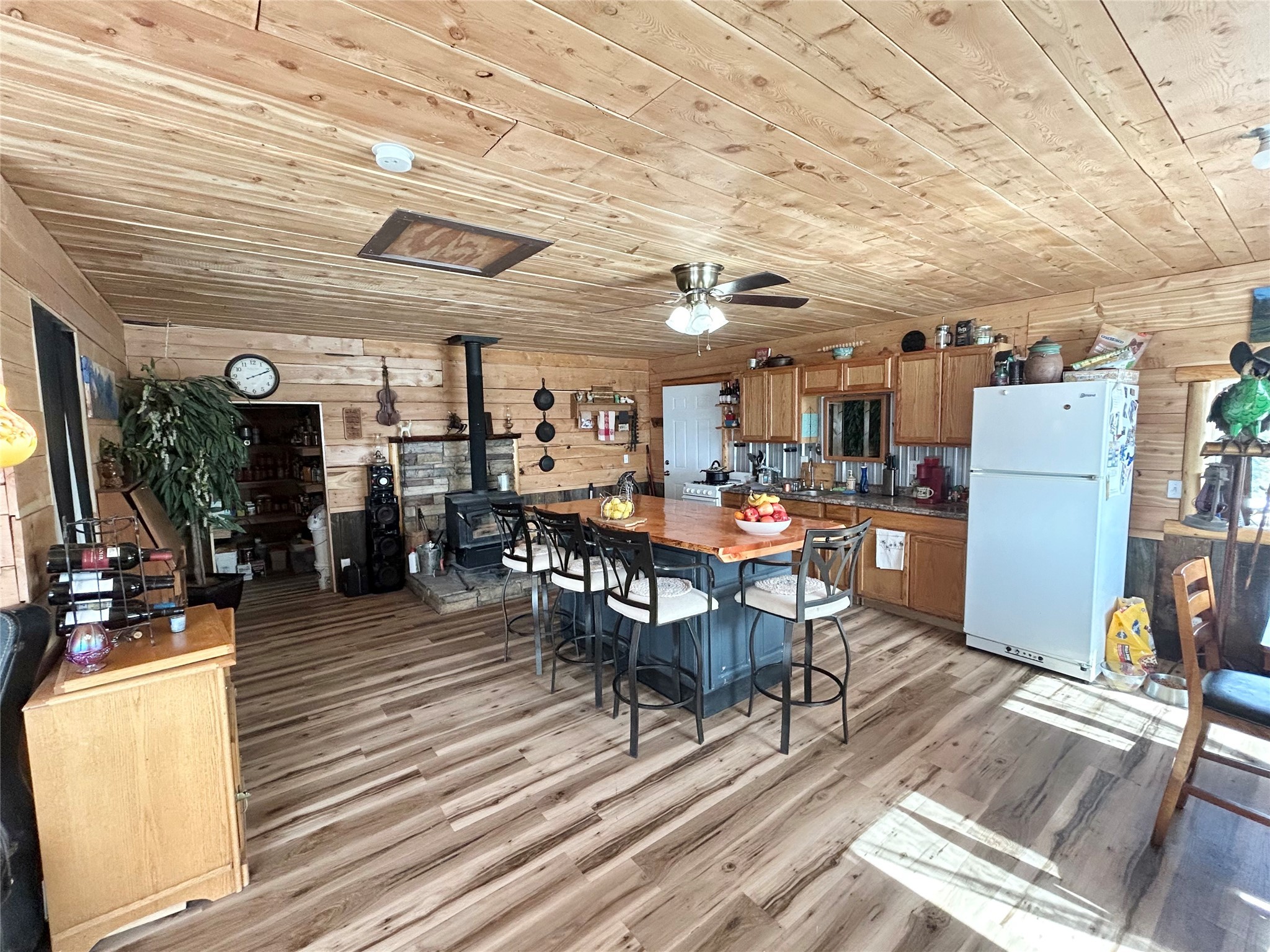3858 Westridge Road Property Photo 2
