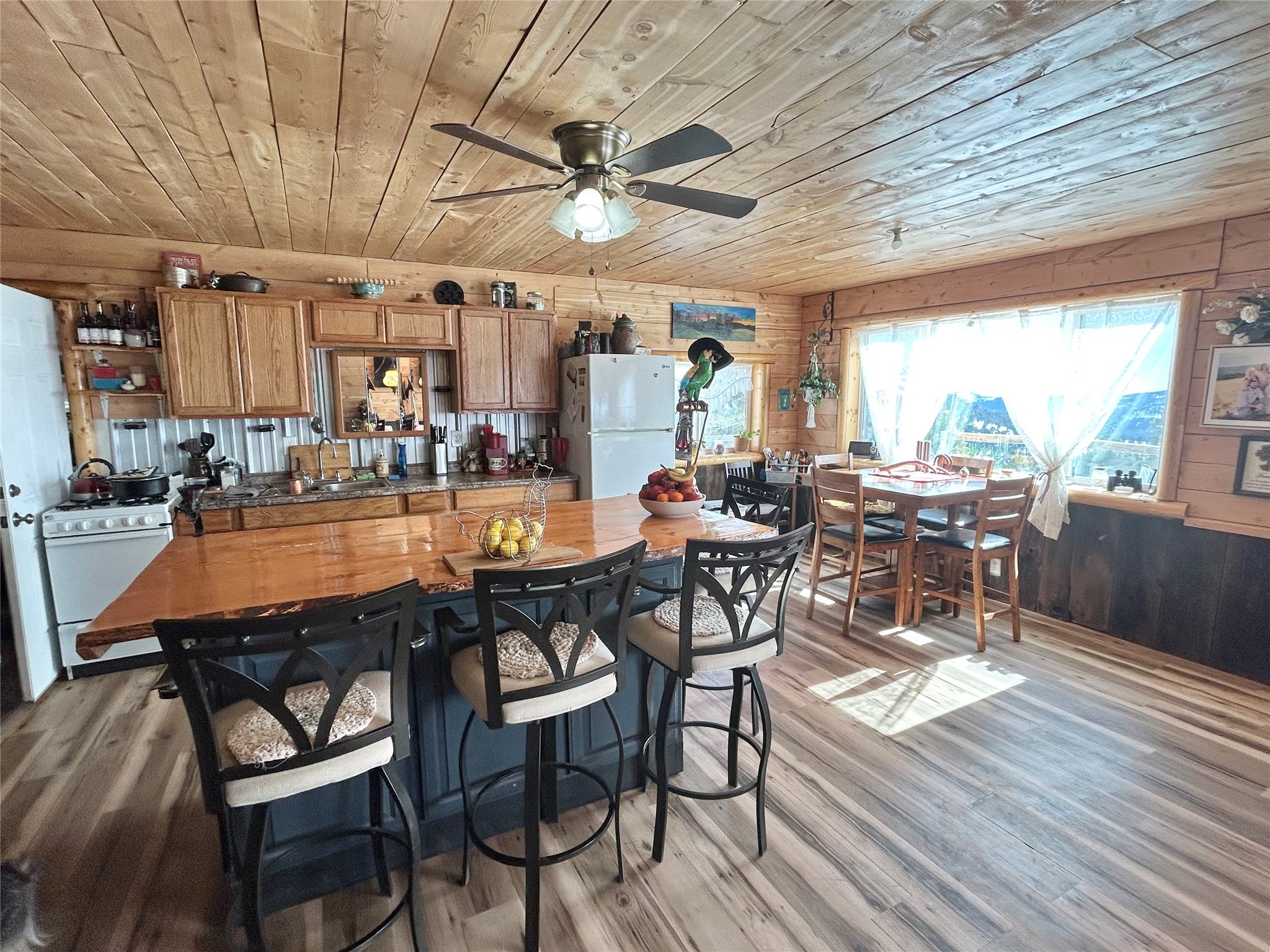 3858 Westridge Road Property Photo 5