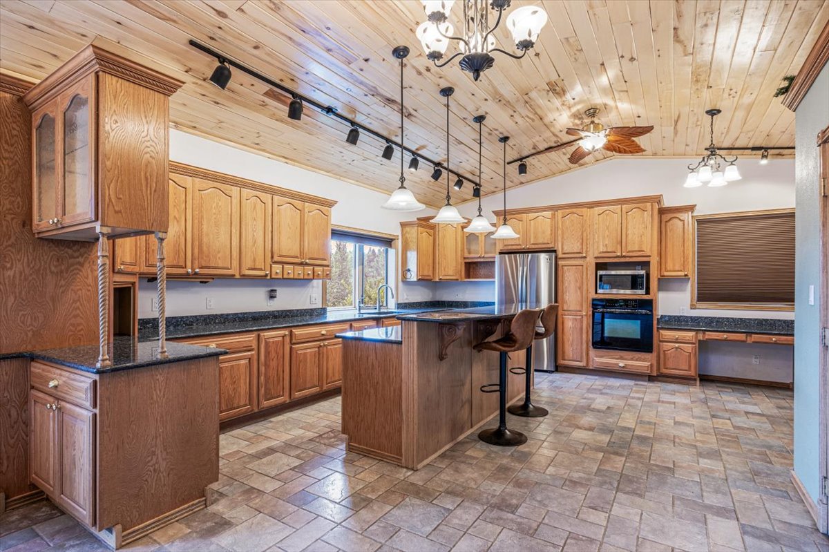 90 Rock Ridge Drive Property Photo 8