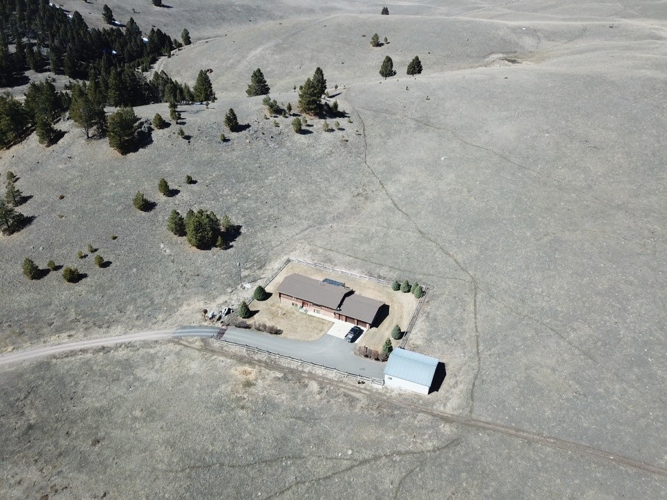 742 W Old Mullan Trail Property Photo 6