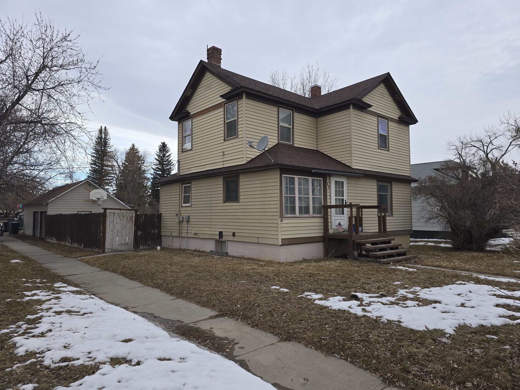 12 7th Avenue Nw Property Photo 3