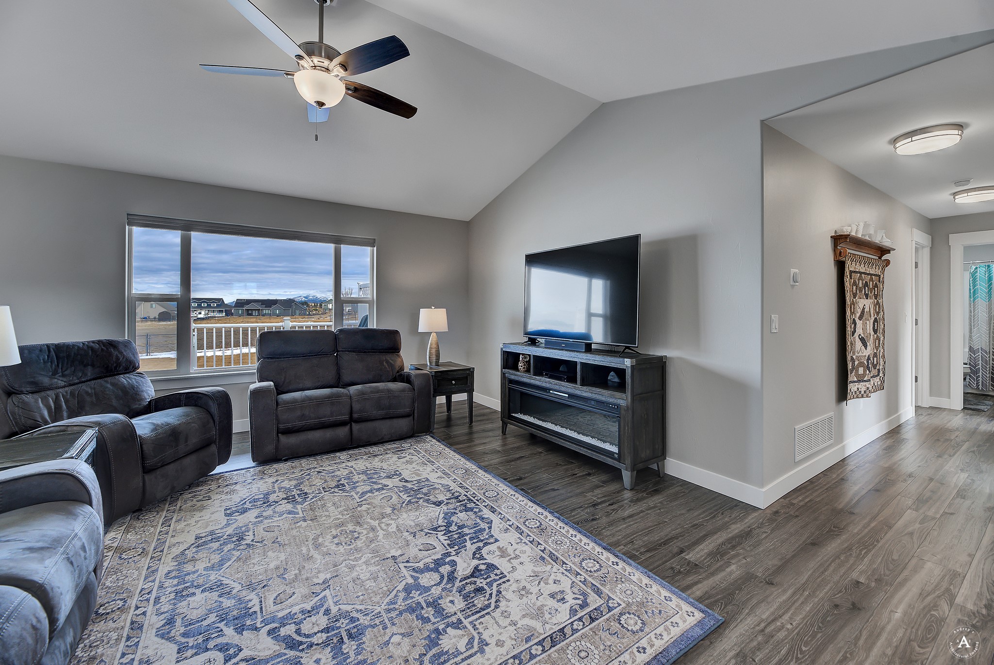 4334 Saint John Road Property Photo 3