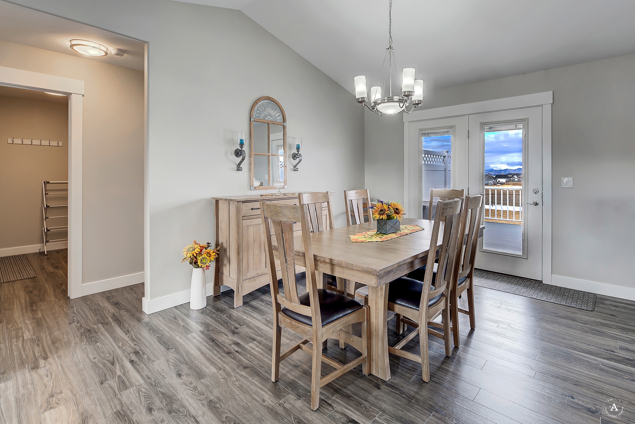 4334 Saint John Road Property Photo 6
