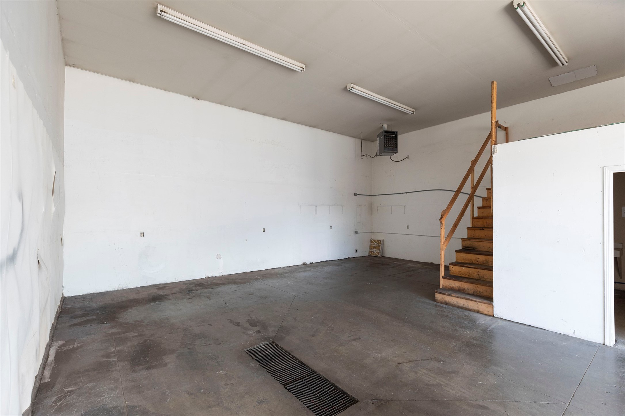 2591 Industry Street C Property Photo 4