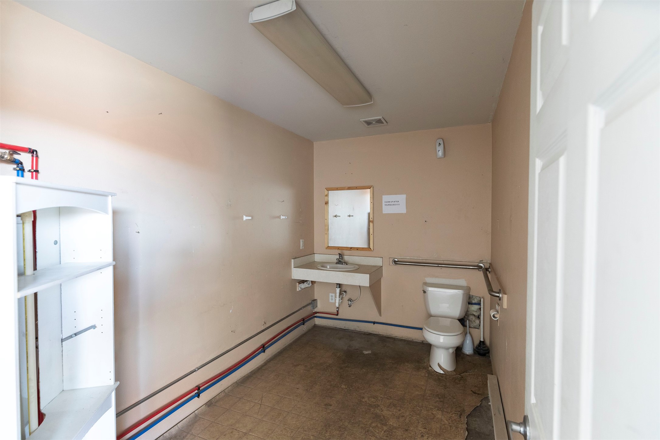 2591 Industry Street C Property Photo 7