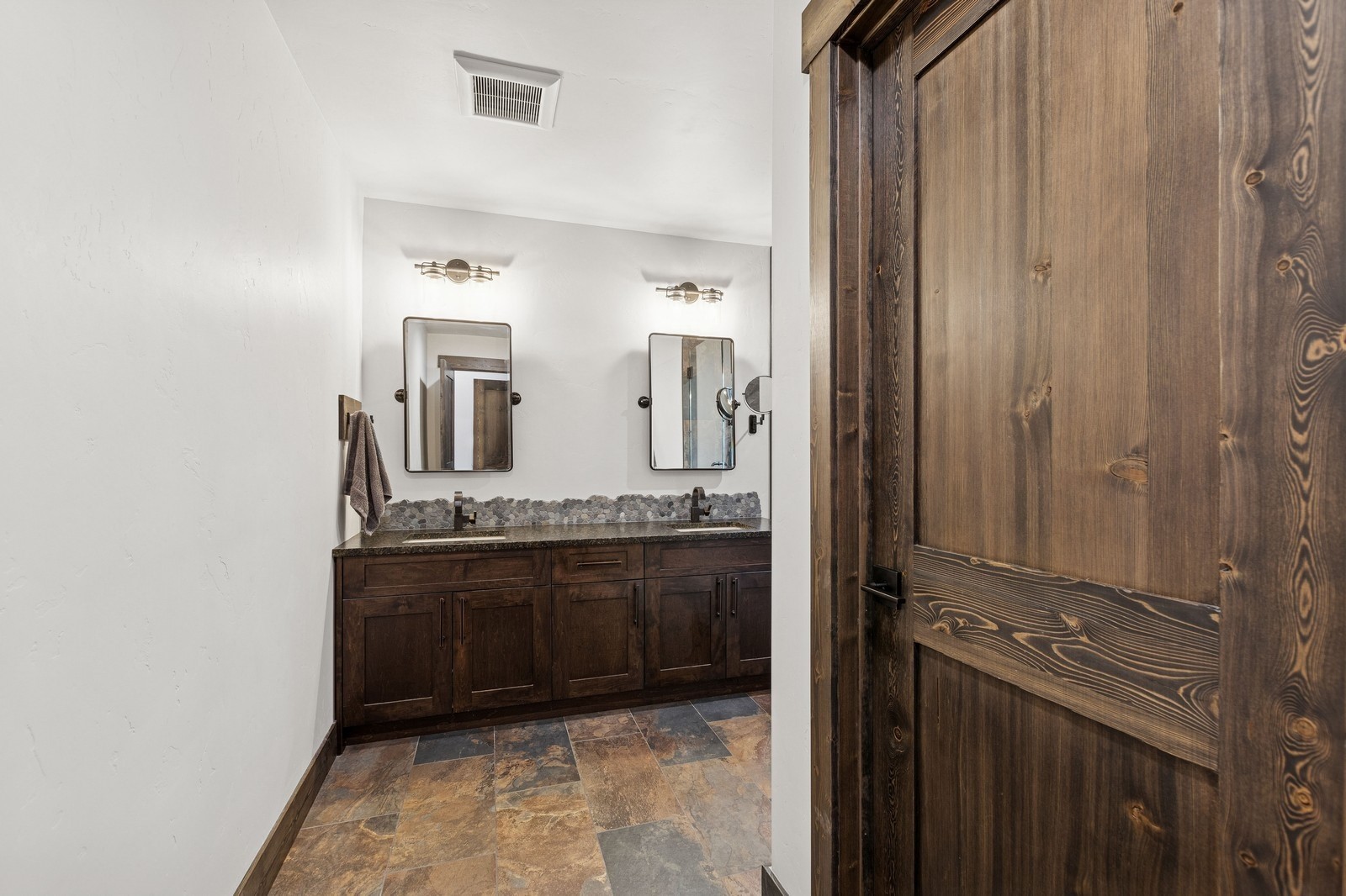 30 Boulder Lane Property Photo 20