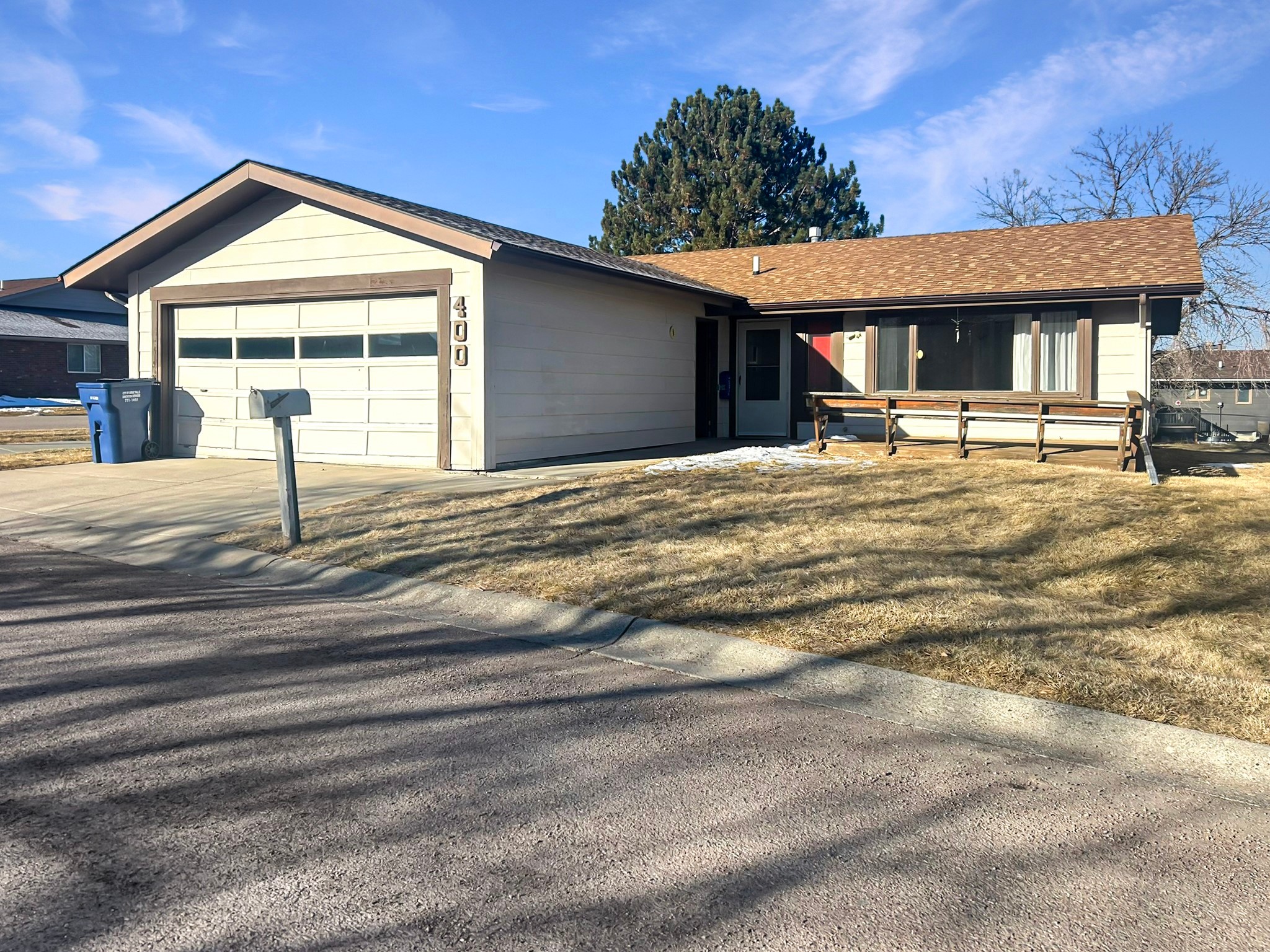 400 Sweetgrass Court Property Photo 2