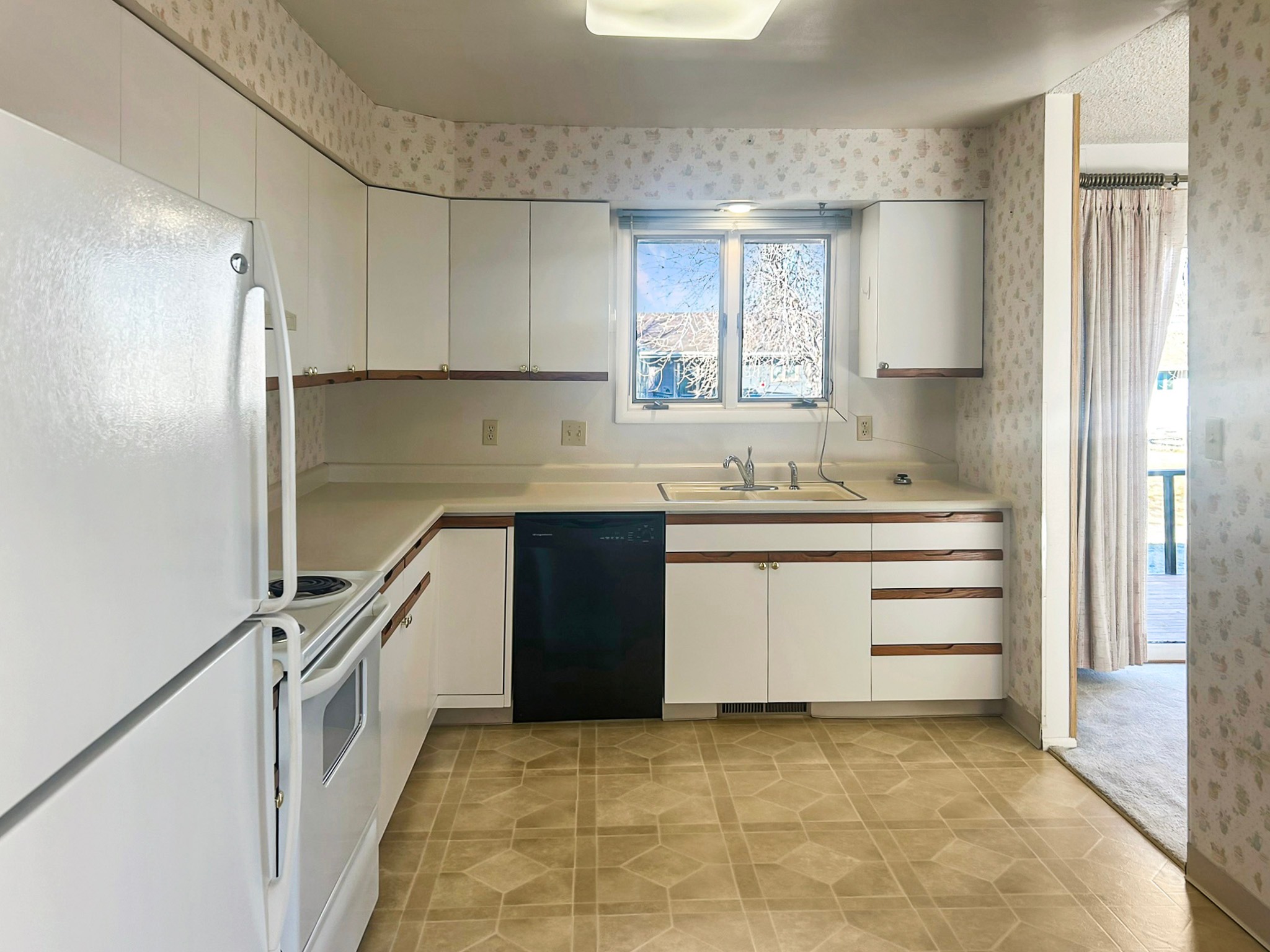 400 Sweetgrass Court Property Photo 7