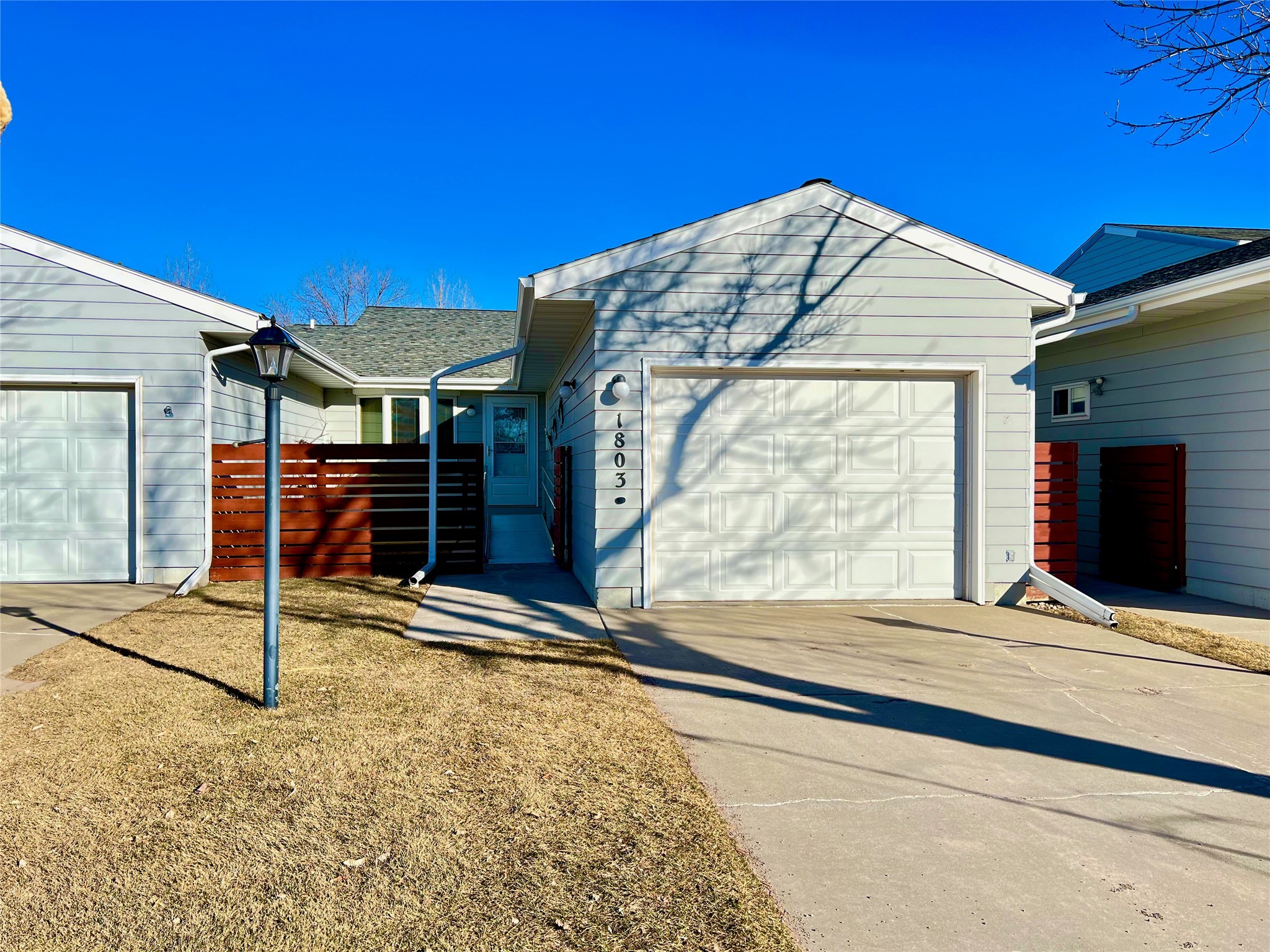 Lamplighter Lane Condos Real Estate Listings Main Image