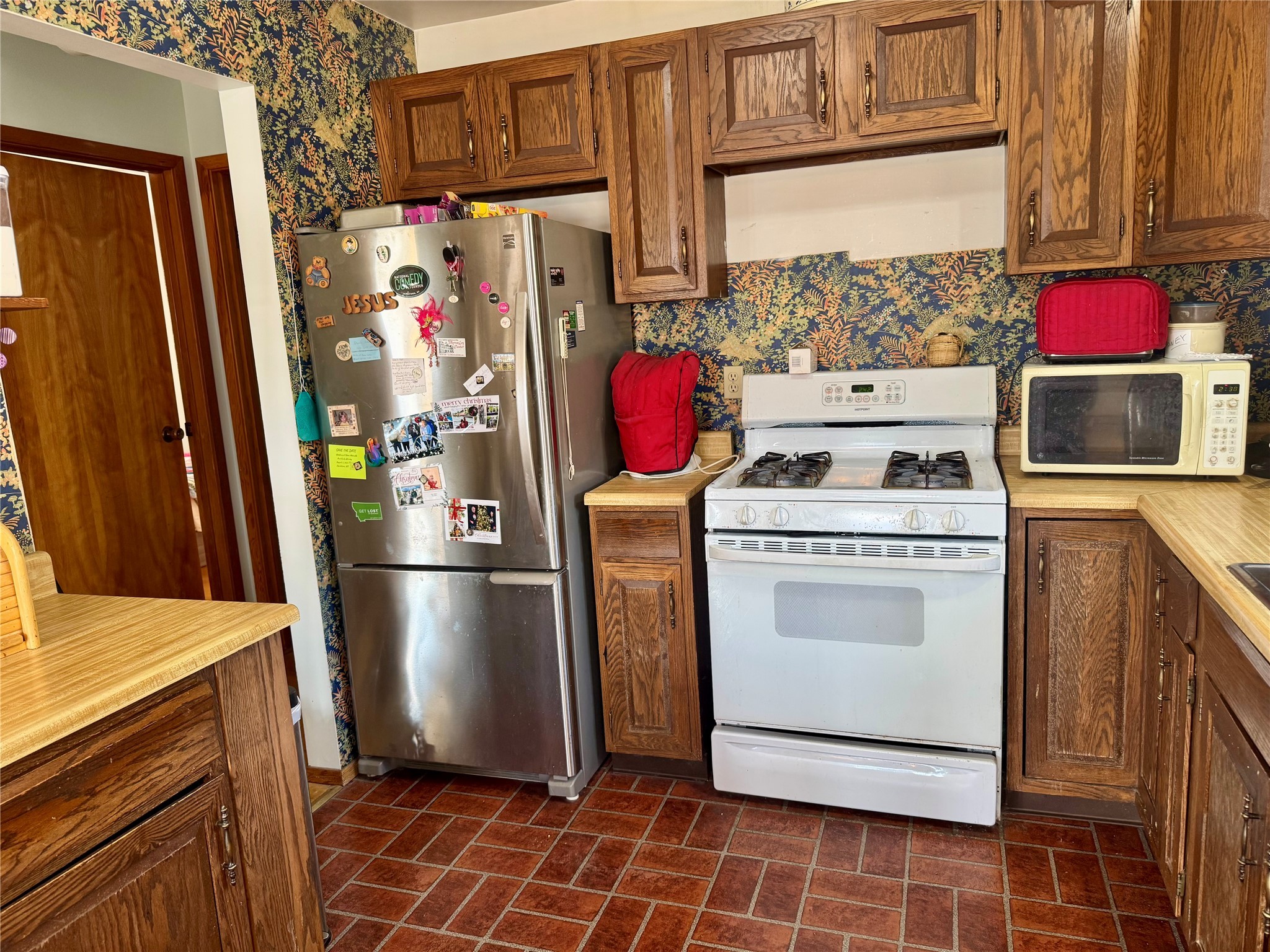 504 E Riggs Street Property Photo 6