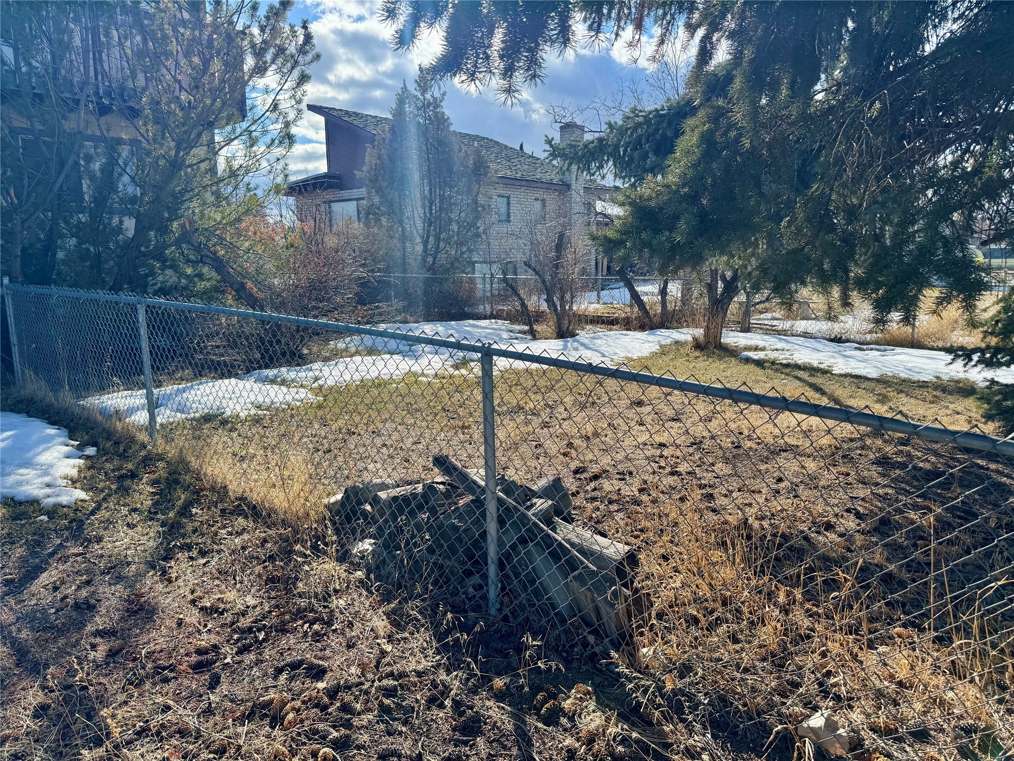 504 E Riggs Street Property Photo 32