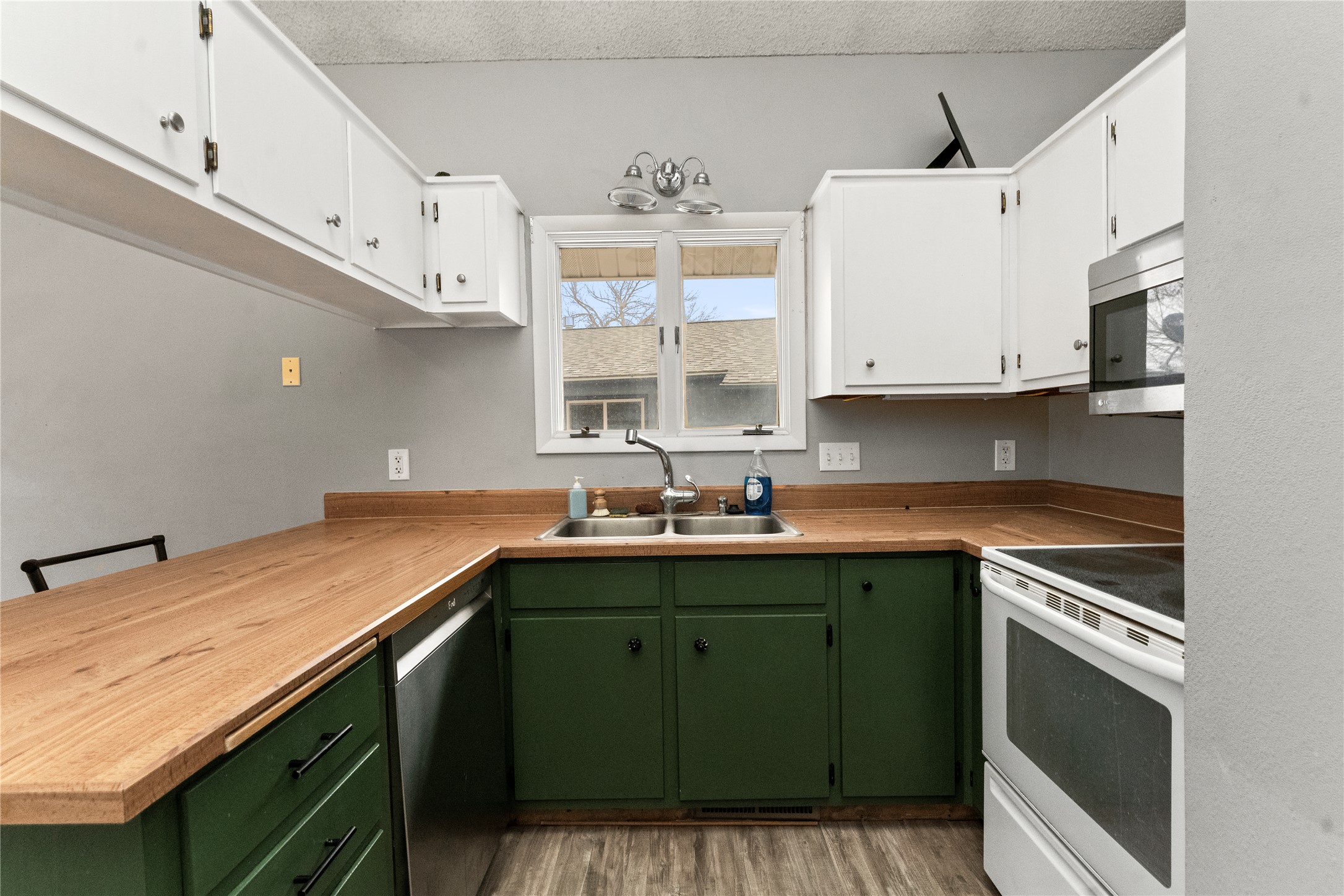 428 Deerfield Court Property Photo 10