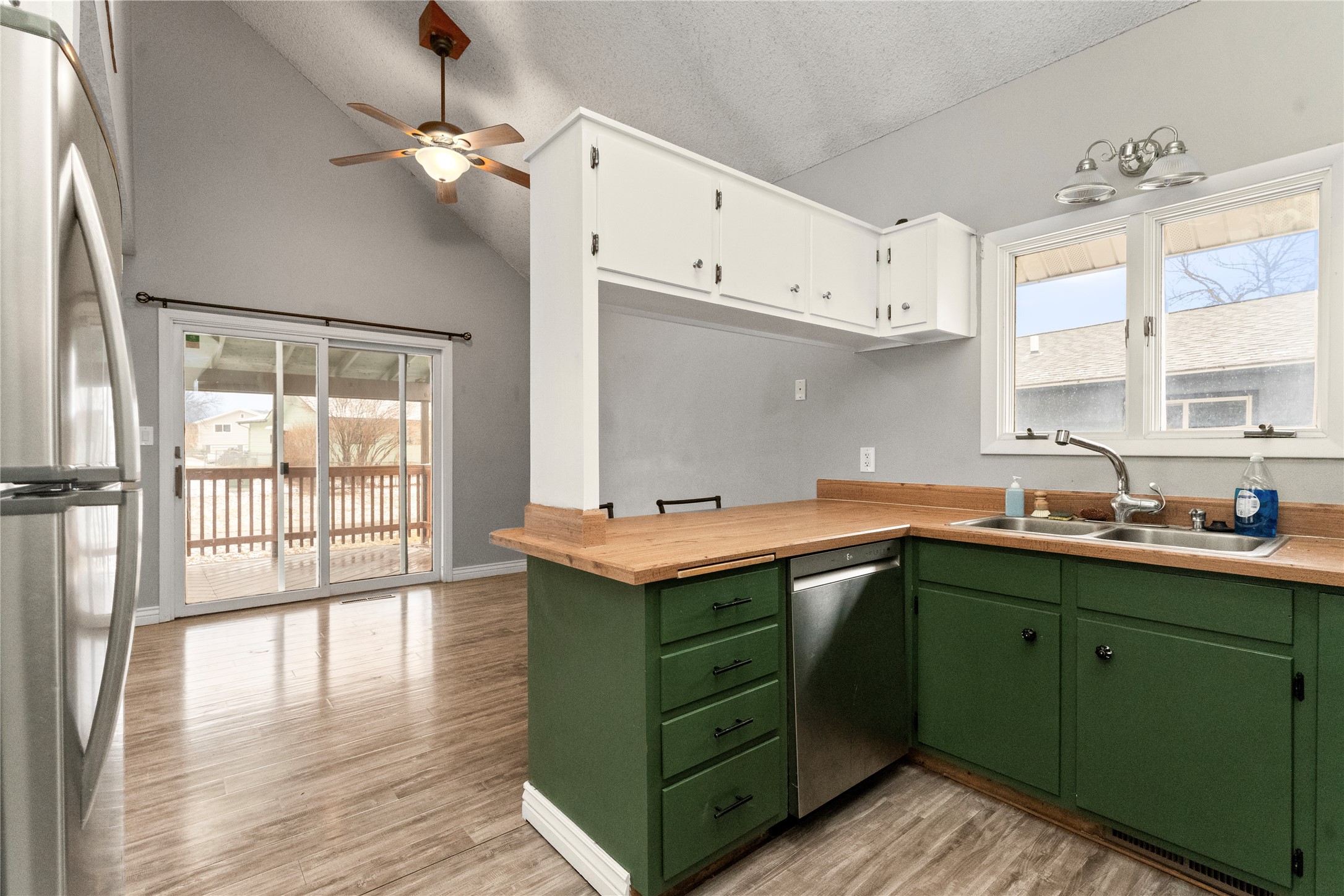 428 Deerfield Court Property Photo 11