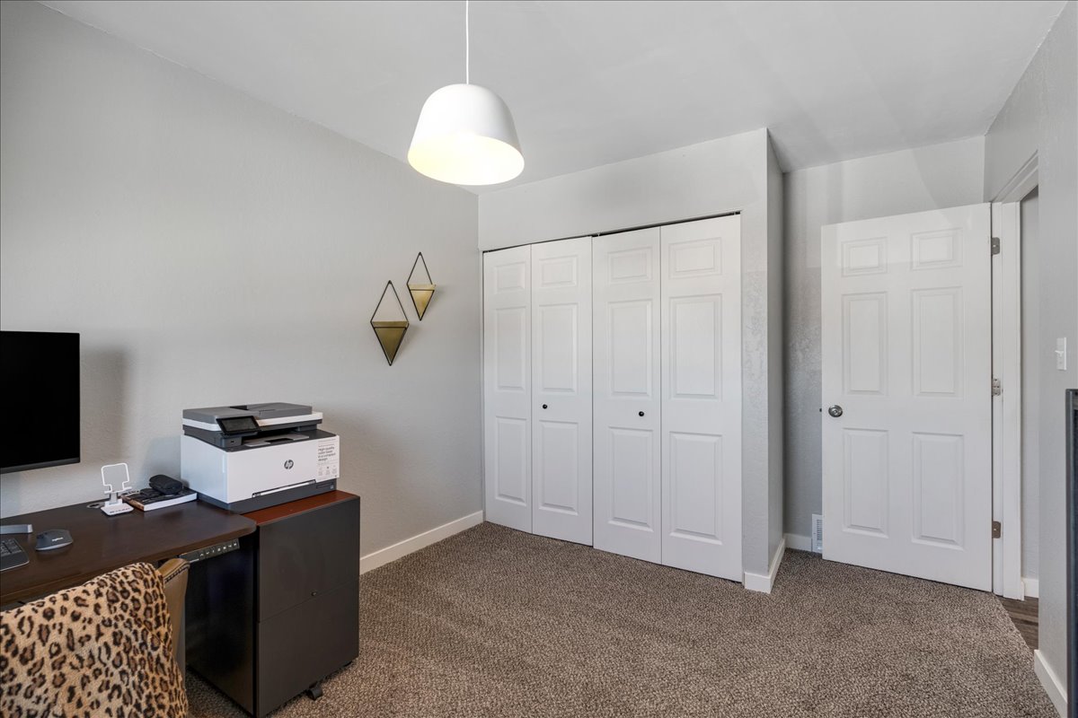 1100 E Fiesta Property Photo 23