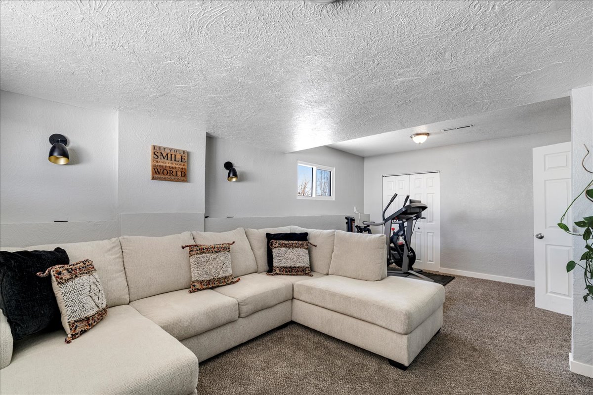 1100 E Fiesta Property Photo 29