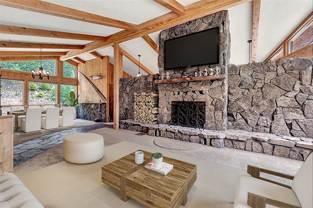 18110 Buckskin Lane Property Photo 4