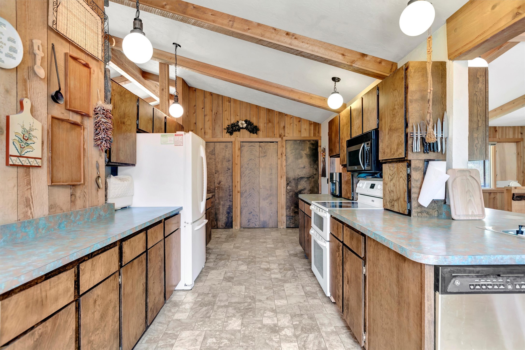 18110 Buckskin Lane Property Photo 9