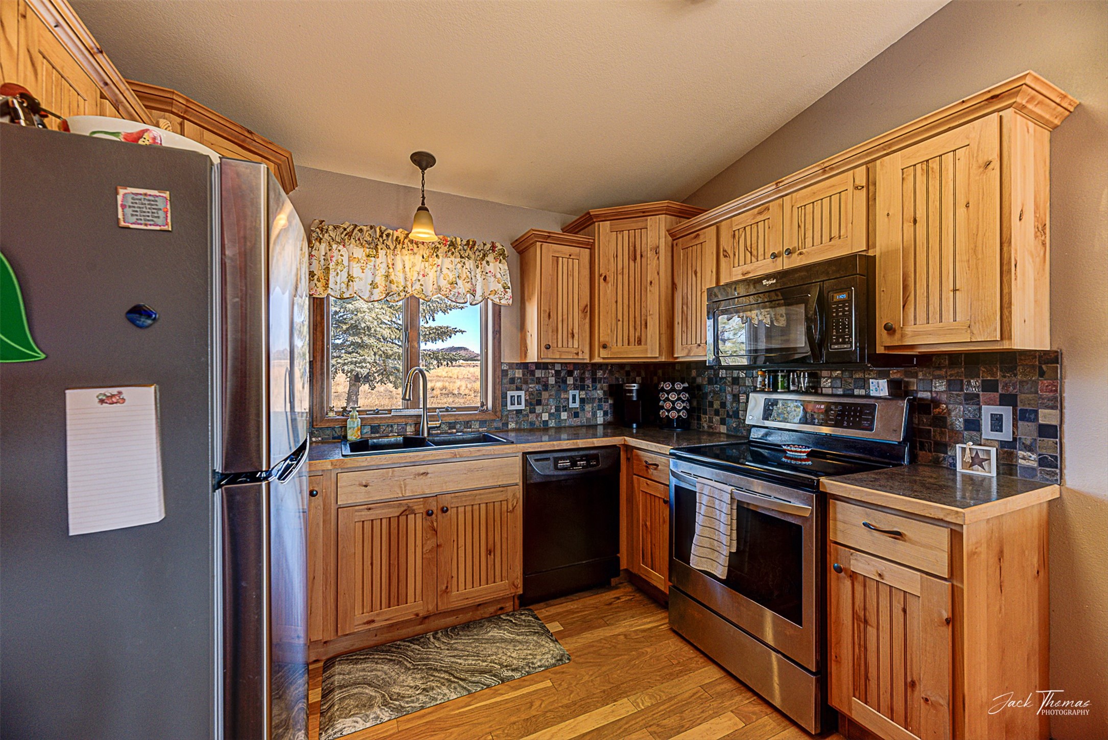 5871 Collins Drive Property Photo 11