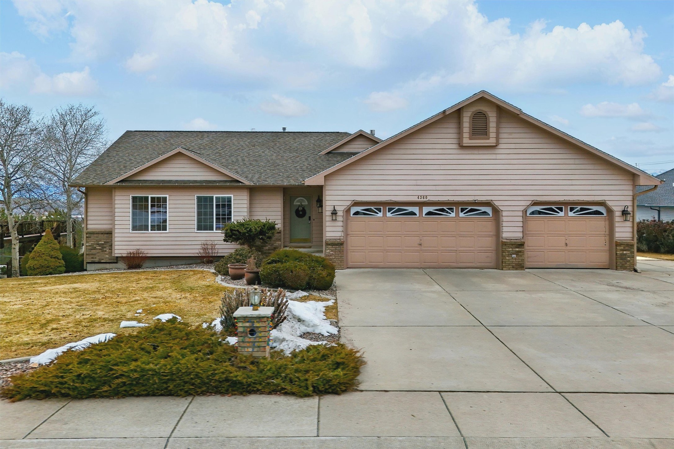 4360 Nicole Court Property Photo 2