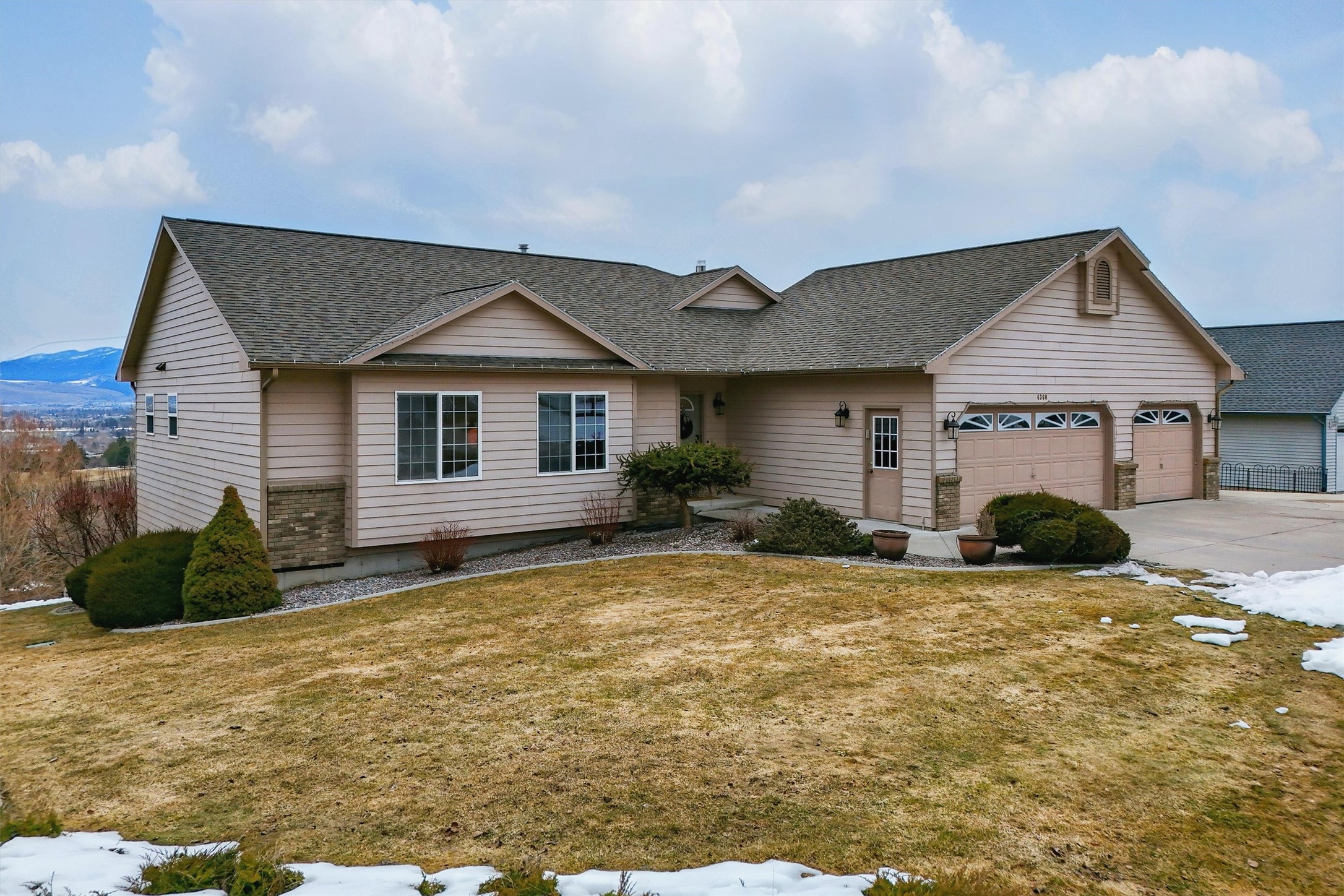 4360 Nicole Court Property Photo 3