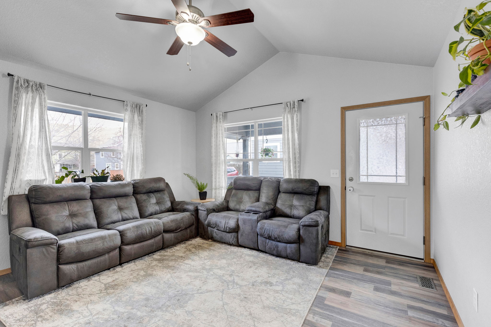 4323 Addington Drive Property Photo 8